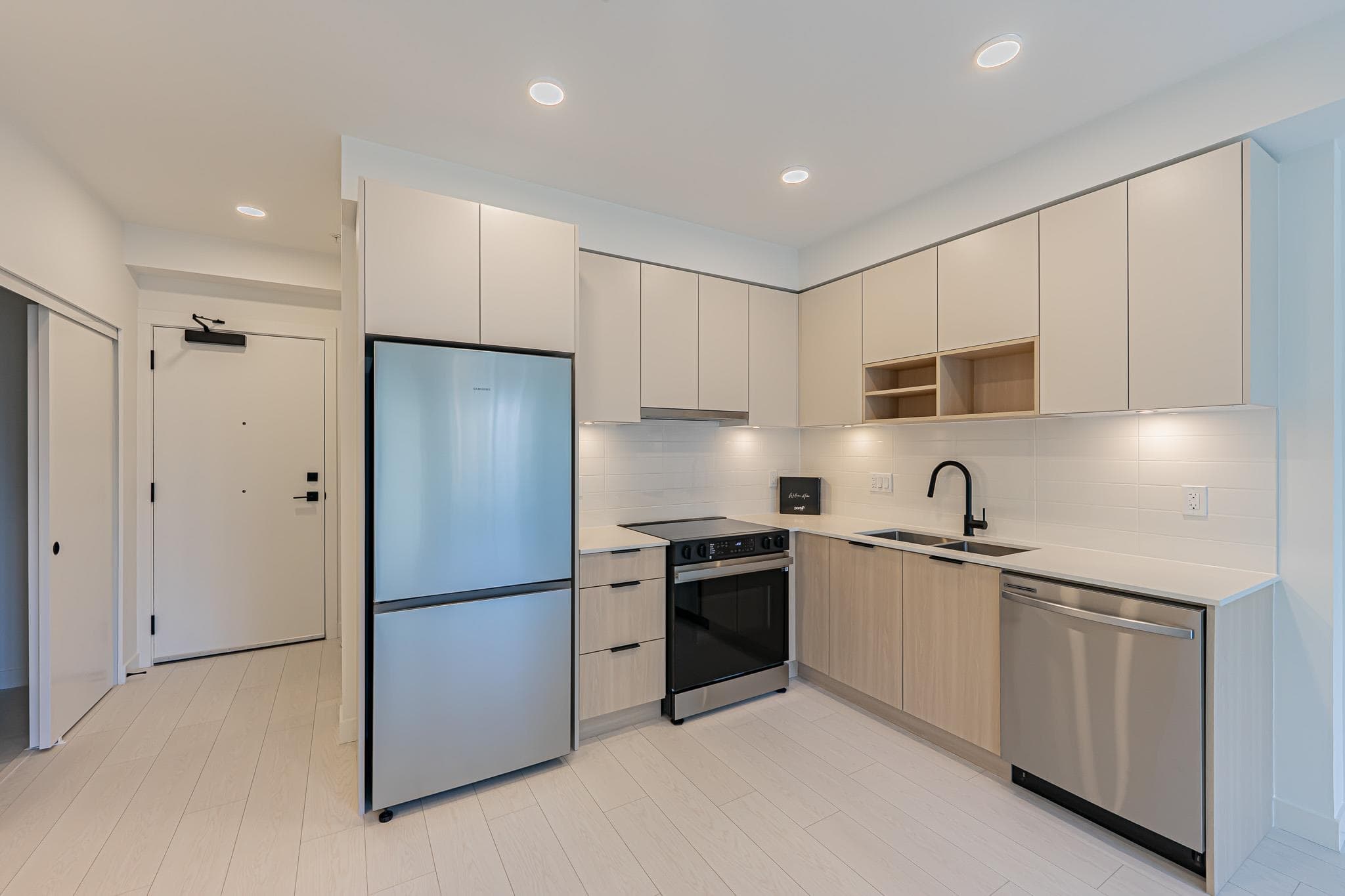 205 - 10466 138a Street, Surrey, V3T 4L3 — photo 5