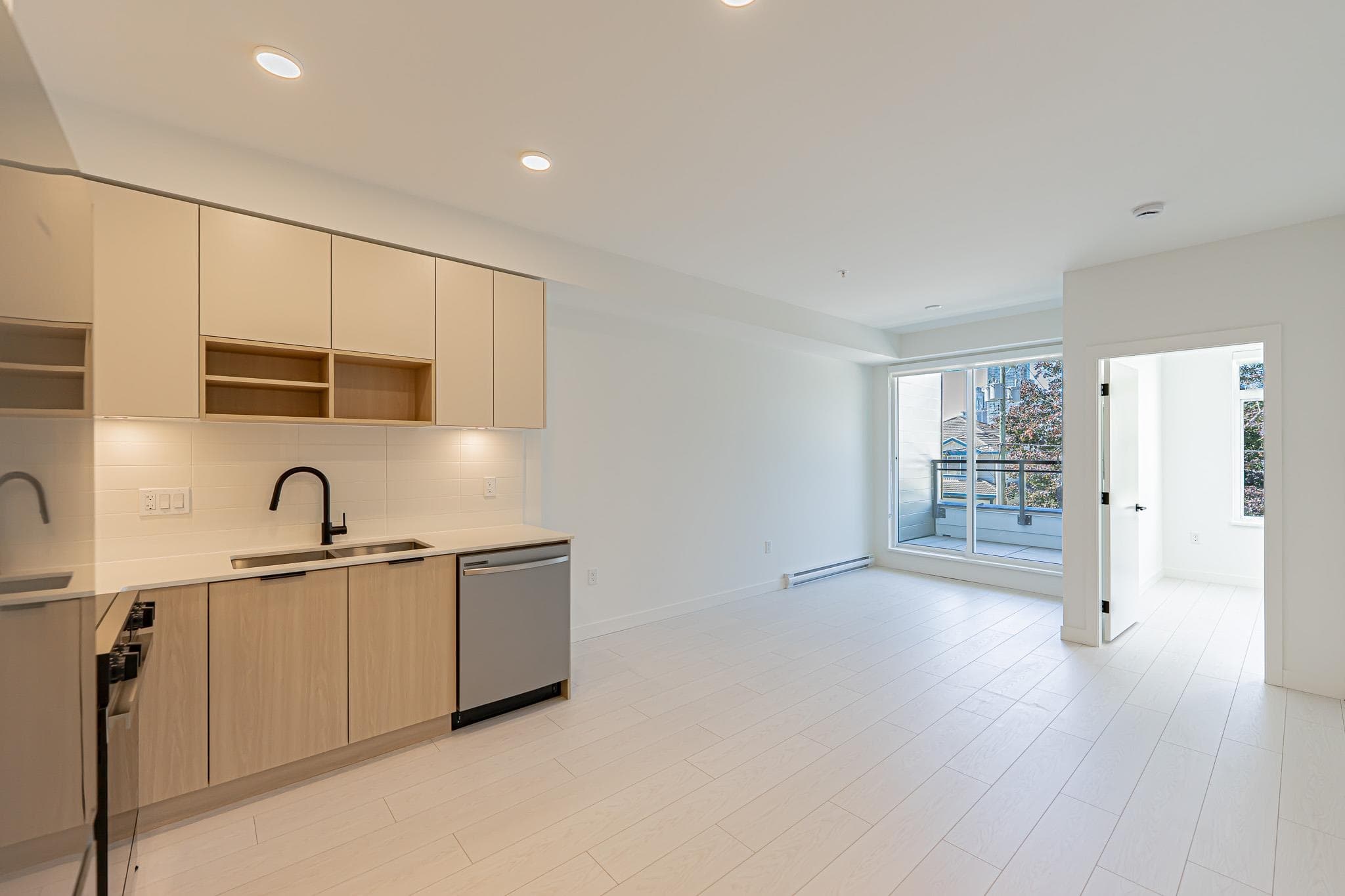205 - 10466 138a Street, Surrey, V3T 4L3 — photo 4