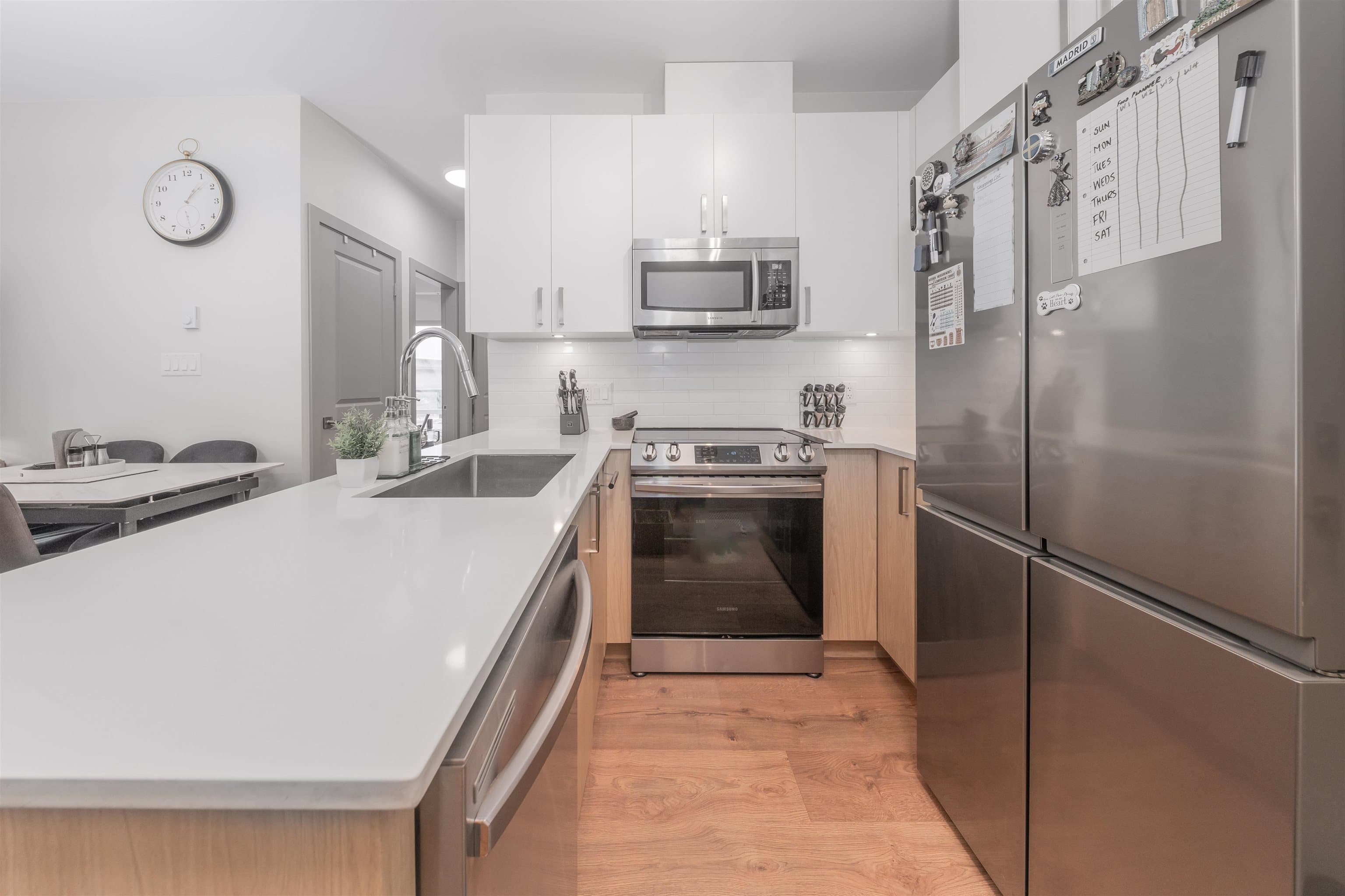 201 - 6968 Royal Oak Avenue, Burnaby, V5J 4J2 — photo 5