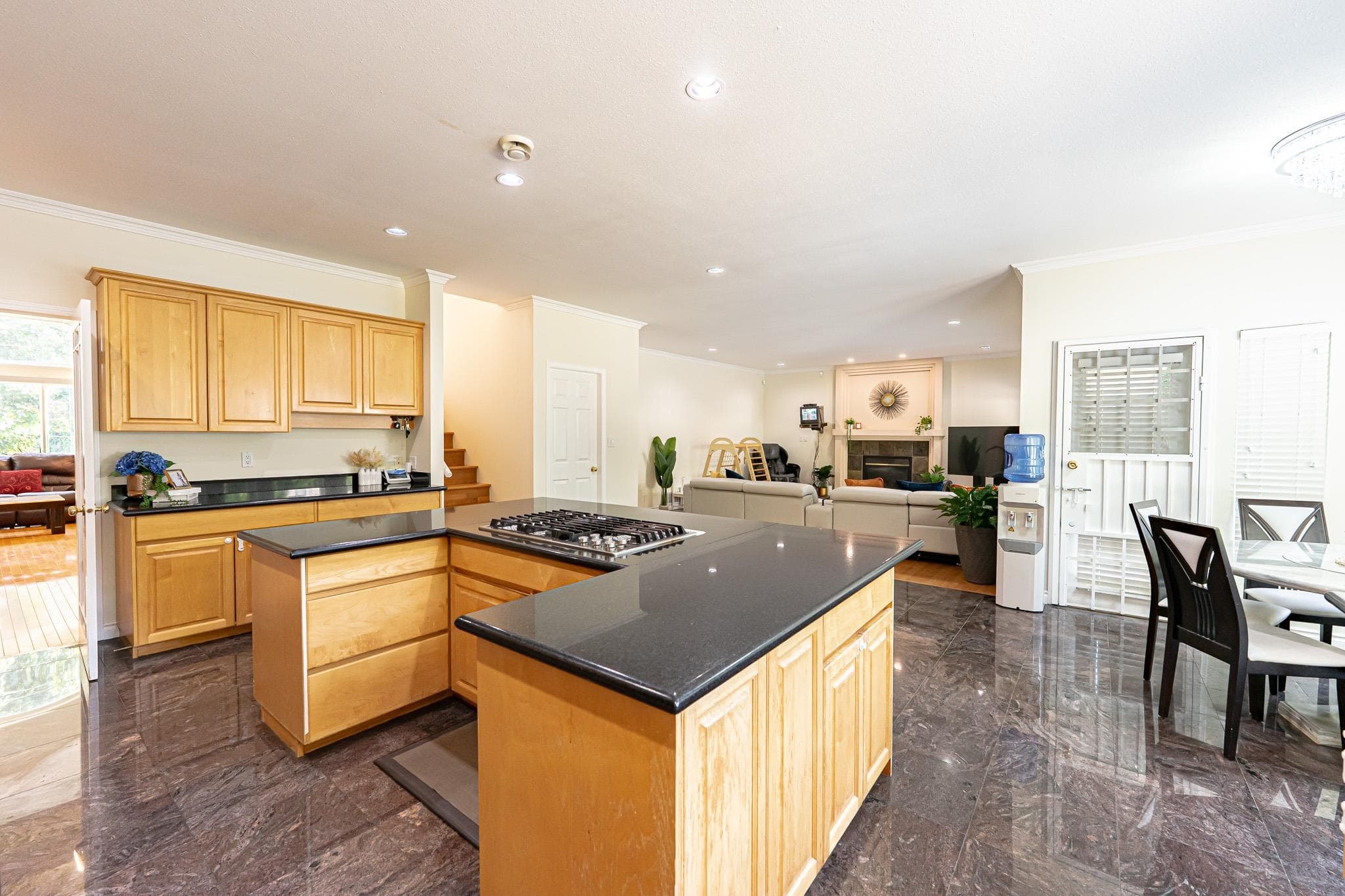 3169 Arrowsmith Place, Coquitlam, V3E 3B5 — photo 2