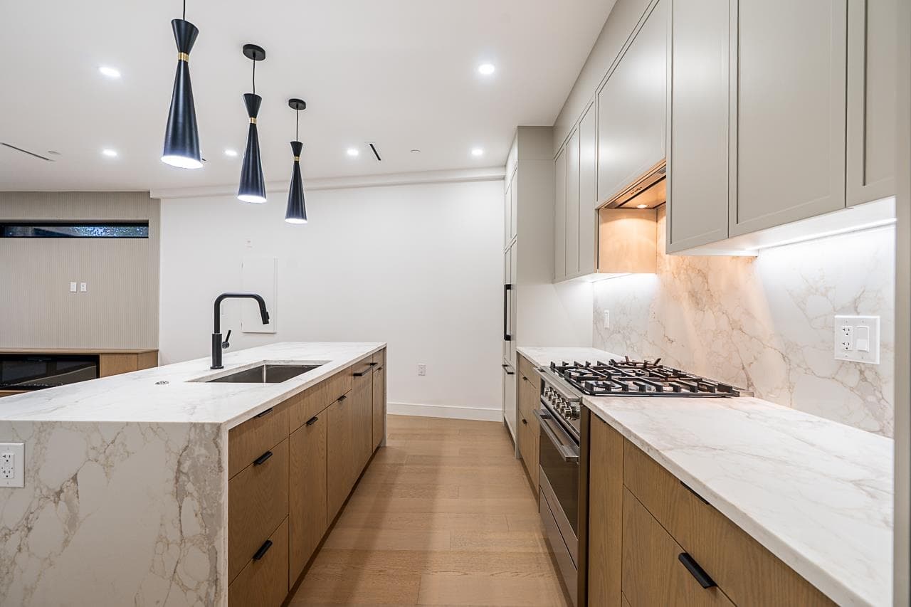1 - 2282 E 8th Avenue, Vancouver