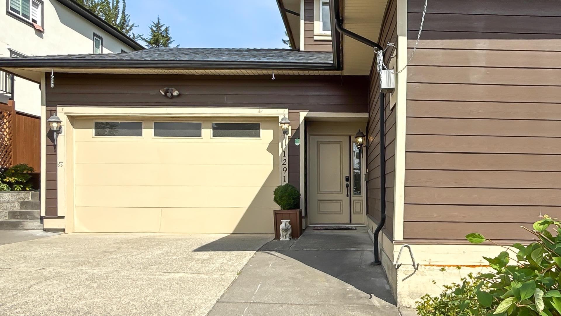 1291 Lansdowne Drive, Coquitlam, V3E 1K7 — photo 2
