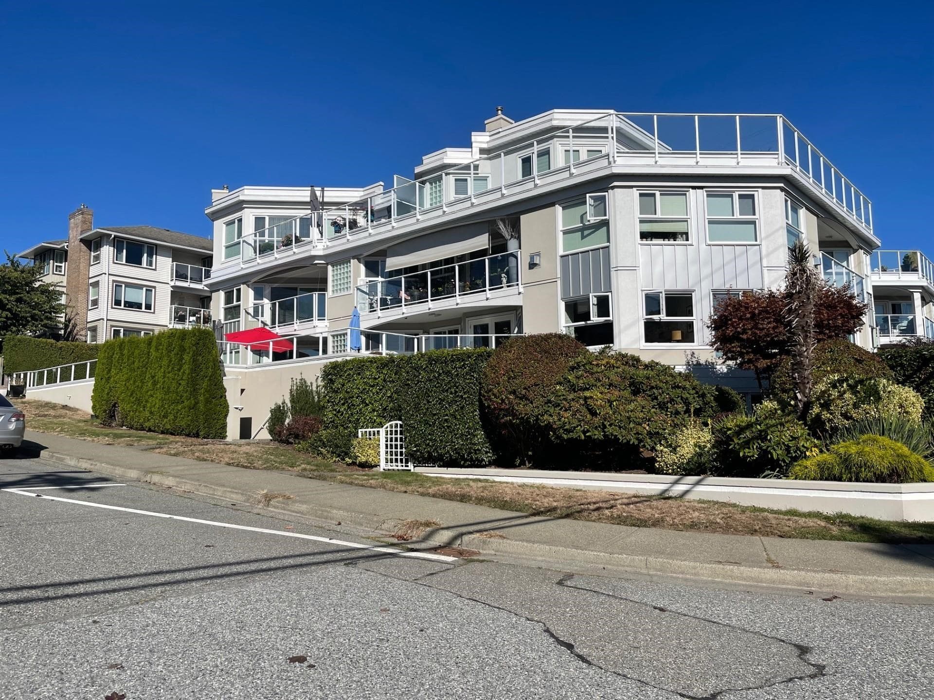 305 - 15367 Buena Vista Avenue, White Rock, V4B 1Y7 — photo 2