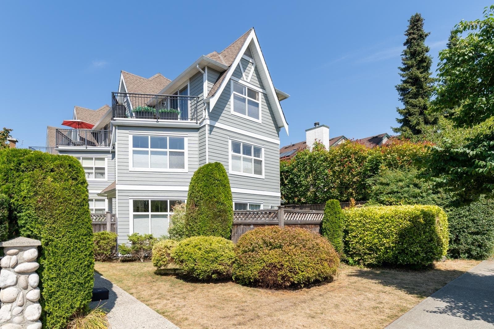 1 - 252 W 13th Street, North Vancouver