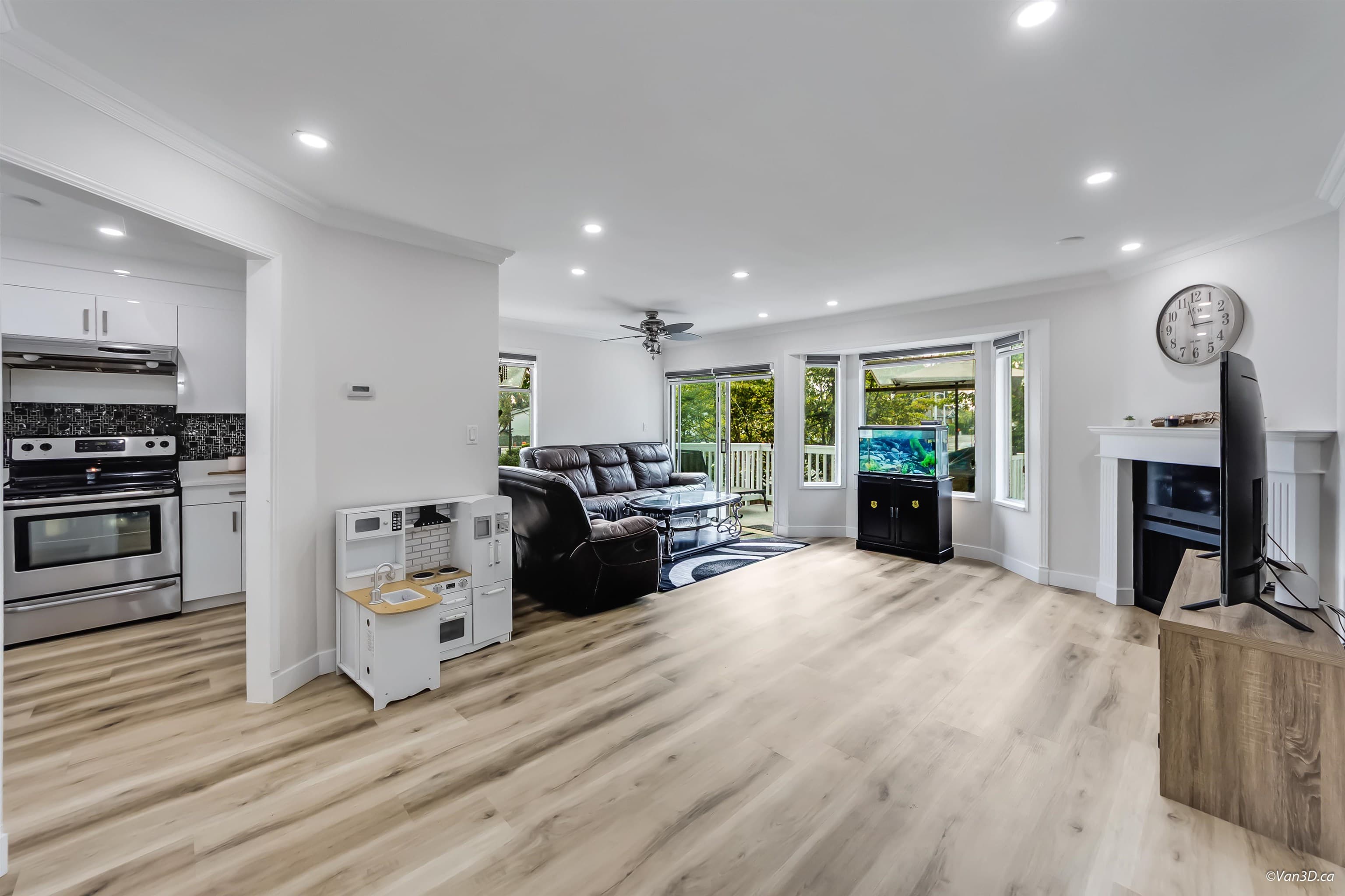 1 - 15550 89 Avenue, Surrey, V3R 1N1 — photo 2