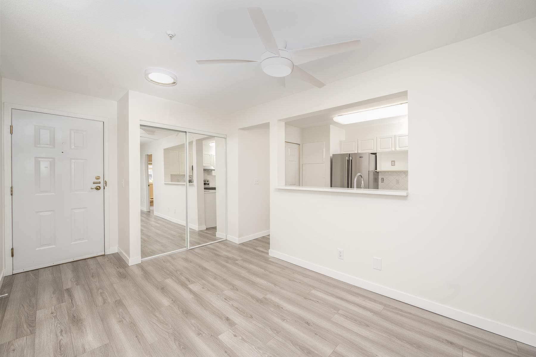 205 - 5518 14th Avenue, Delta, V4M 4E0 — photo 5