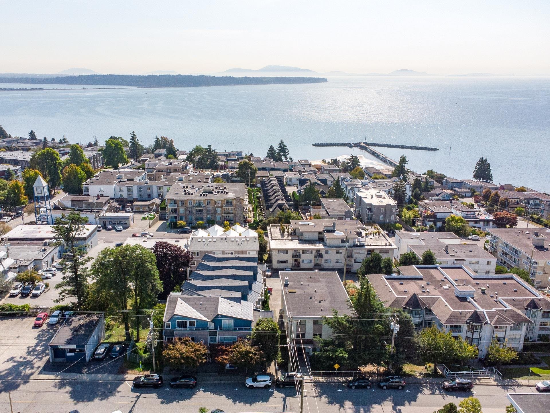 205 - 15154 Roper Avenue, White Rock, V4B 2E7 — photo 2