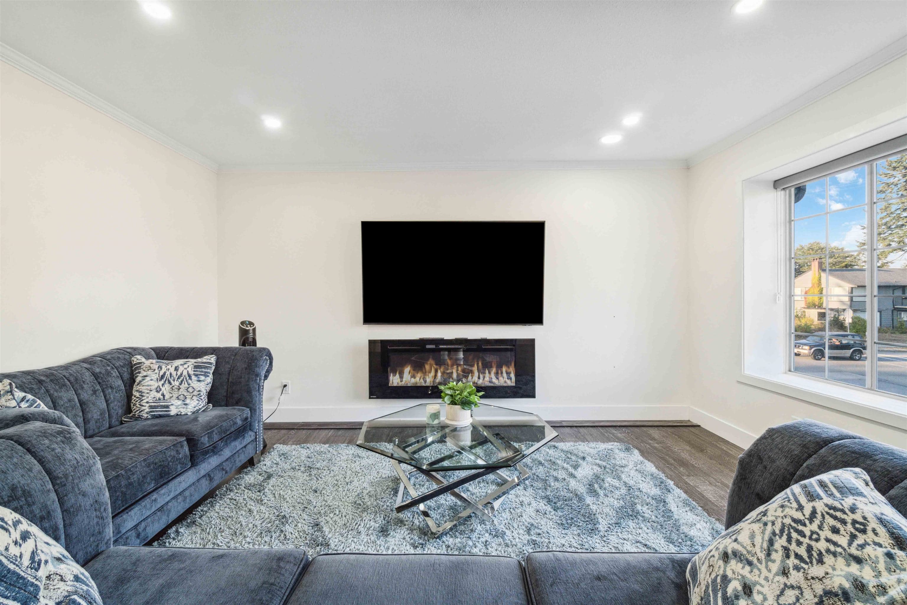 15598 Roper Avenue, White Rock, V4B 2G5 — photo 2