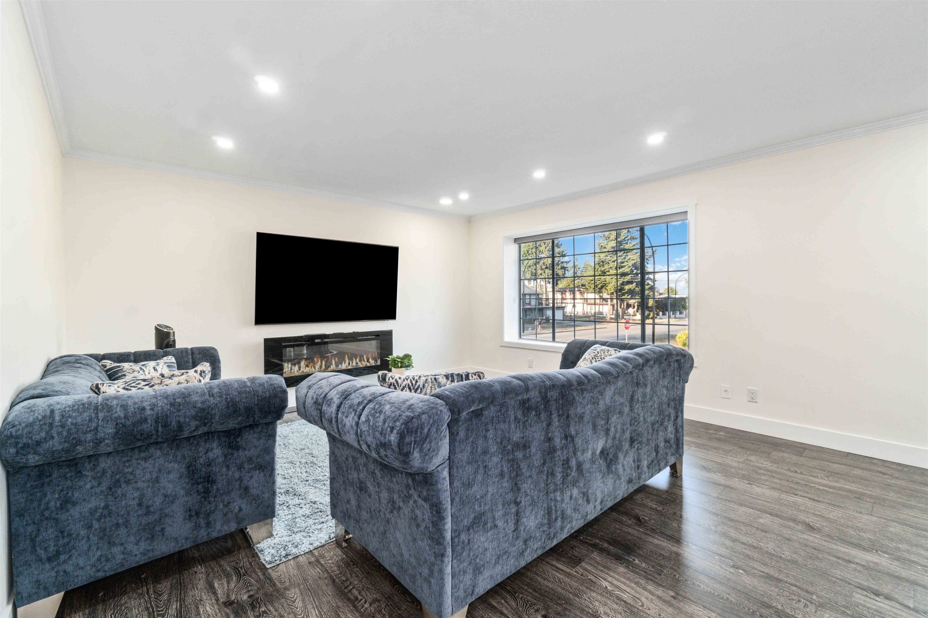 15598 Roper Avenue, White Rock, V4B 2G5 — photo 3