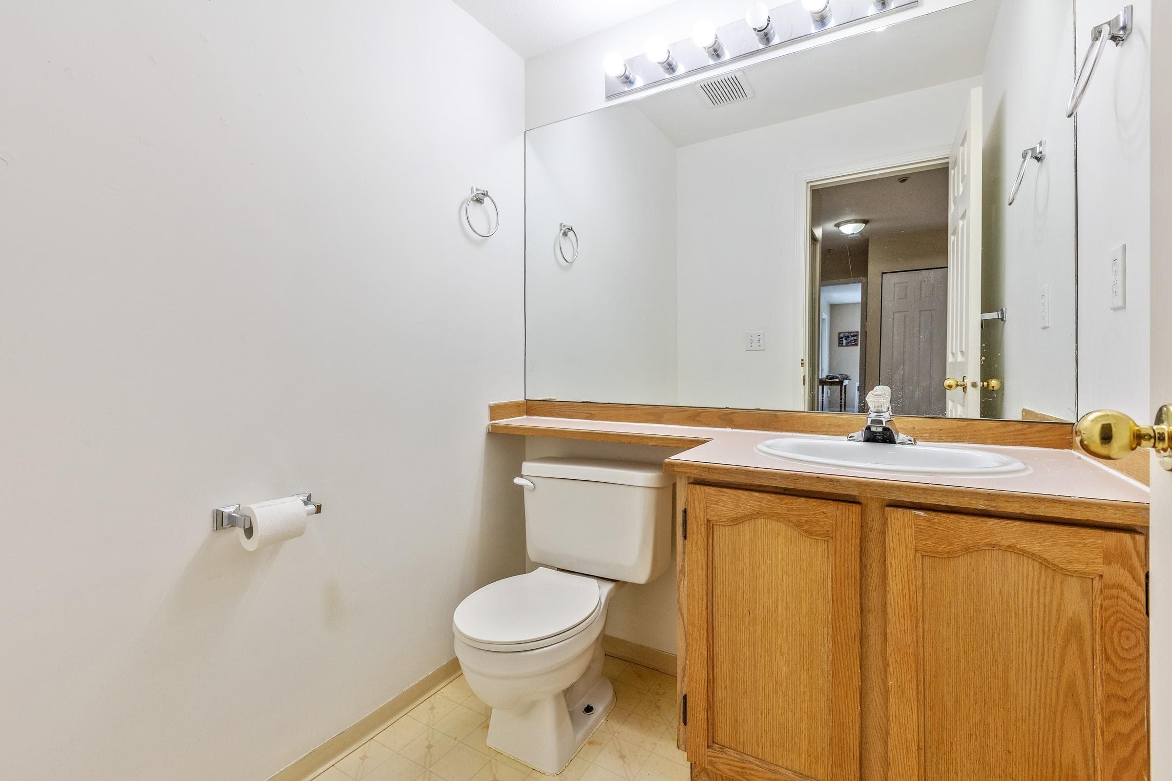 202 - 9951 152 Street, Surrey, V3R 4G5 — photo 4