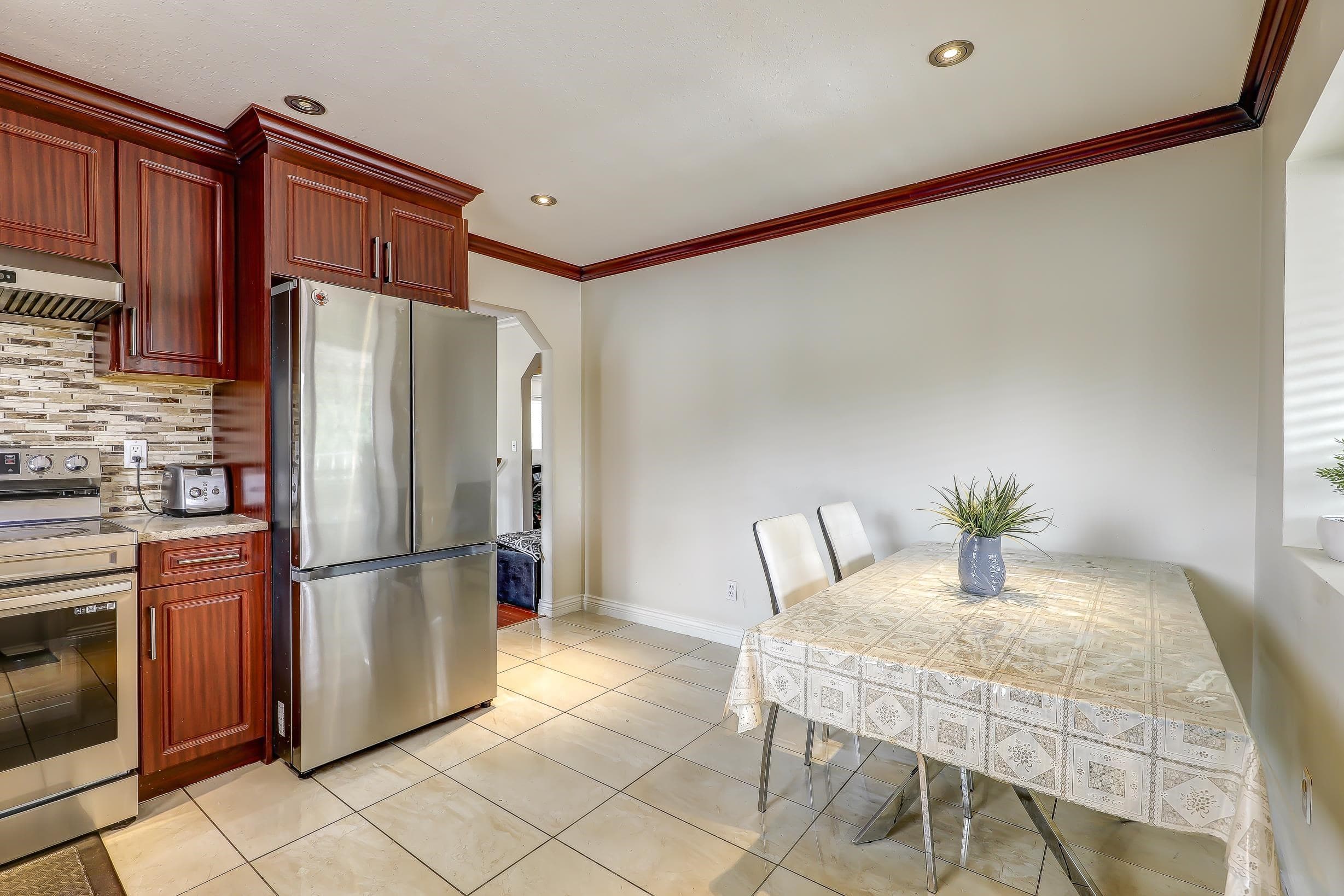 14115 88th Avenue, Surrey, V3W 3L5 — photo 5