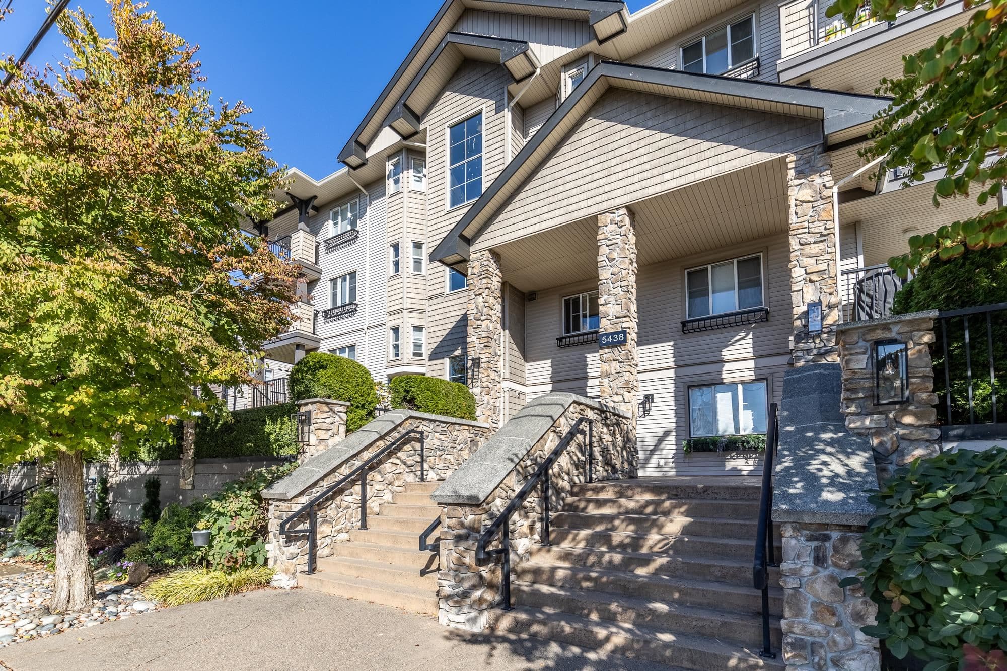 415 - 5438 198 Street, Langley, V3A 1G2 — photo 1