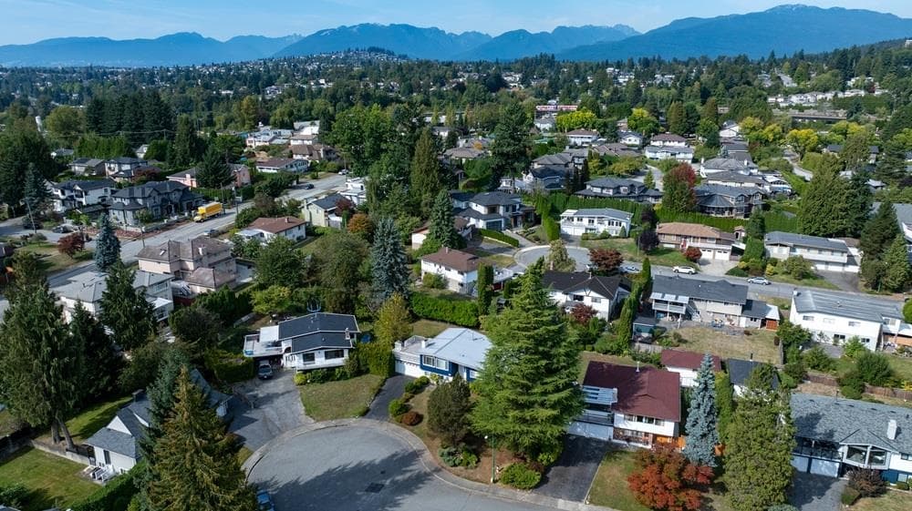 3345 Cardinal Drive, Burnaby, V5A 2T7 — photo 5