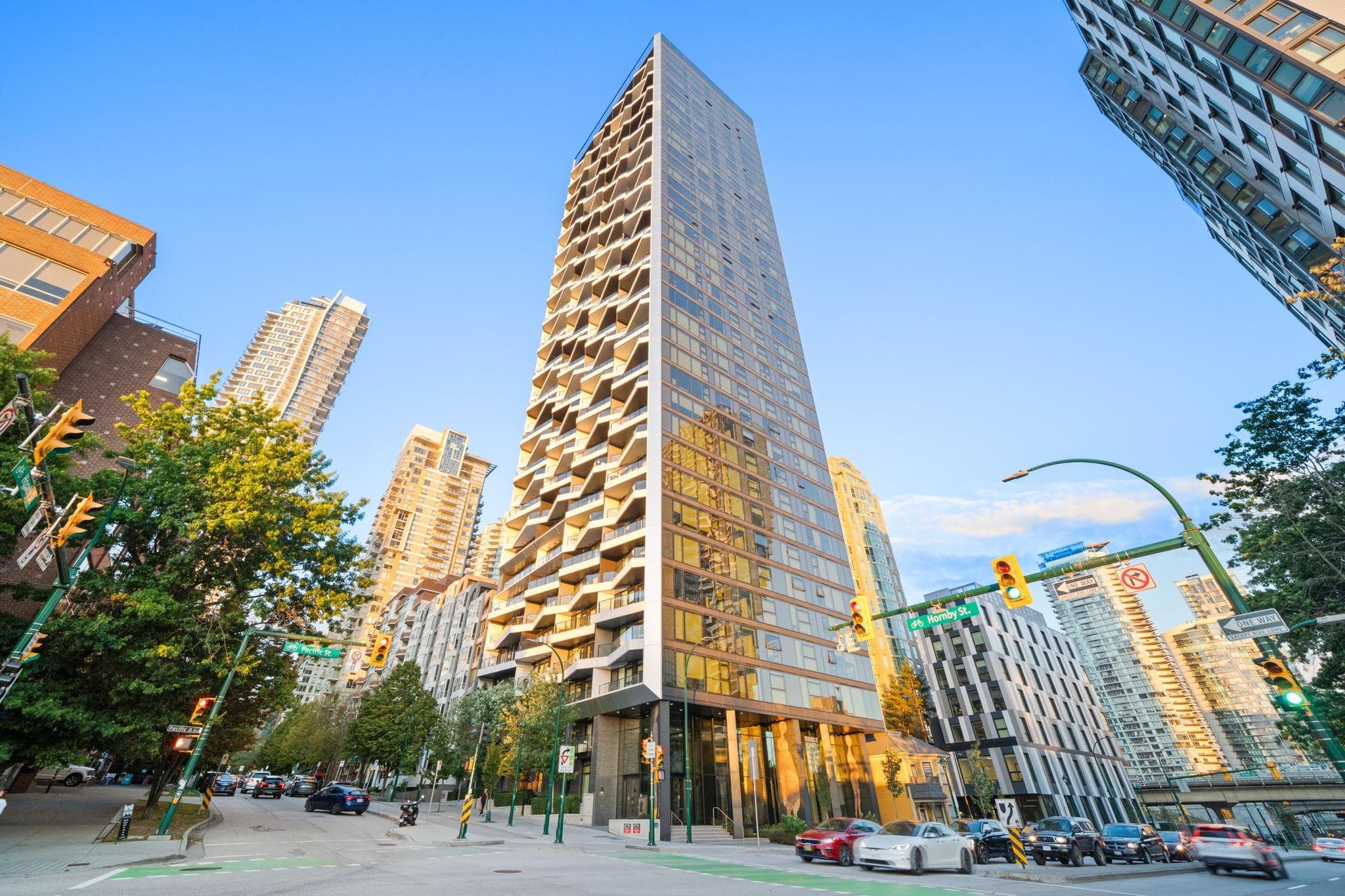 2703 - 889 Pacific Street, Vancouver, V6E 4H1 — photo 2