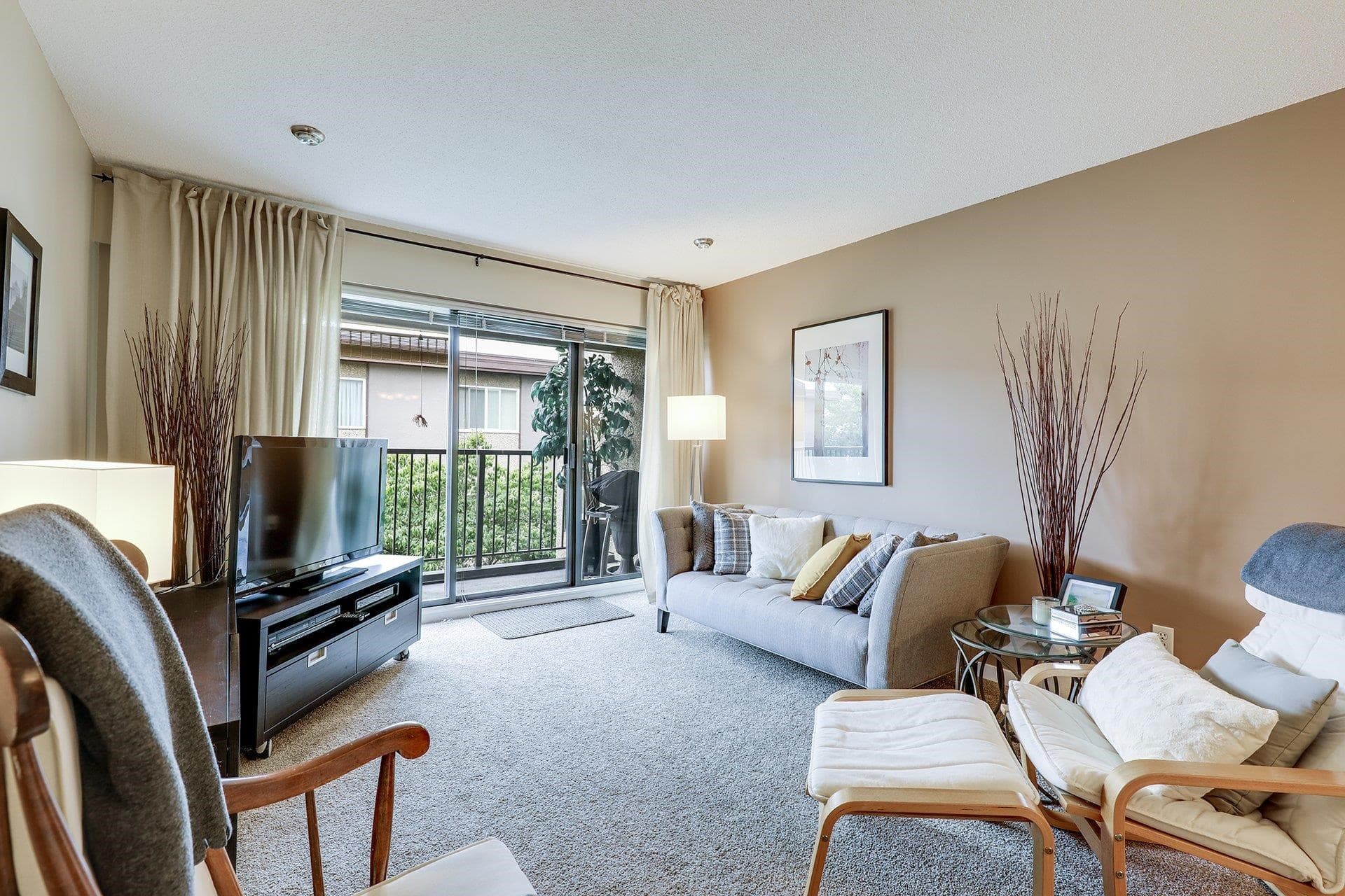 302 - 330 E 1st Street, North Vancouver, V7L 1B5 — photo 2