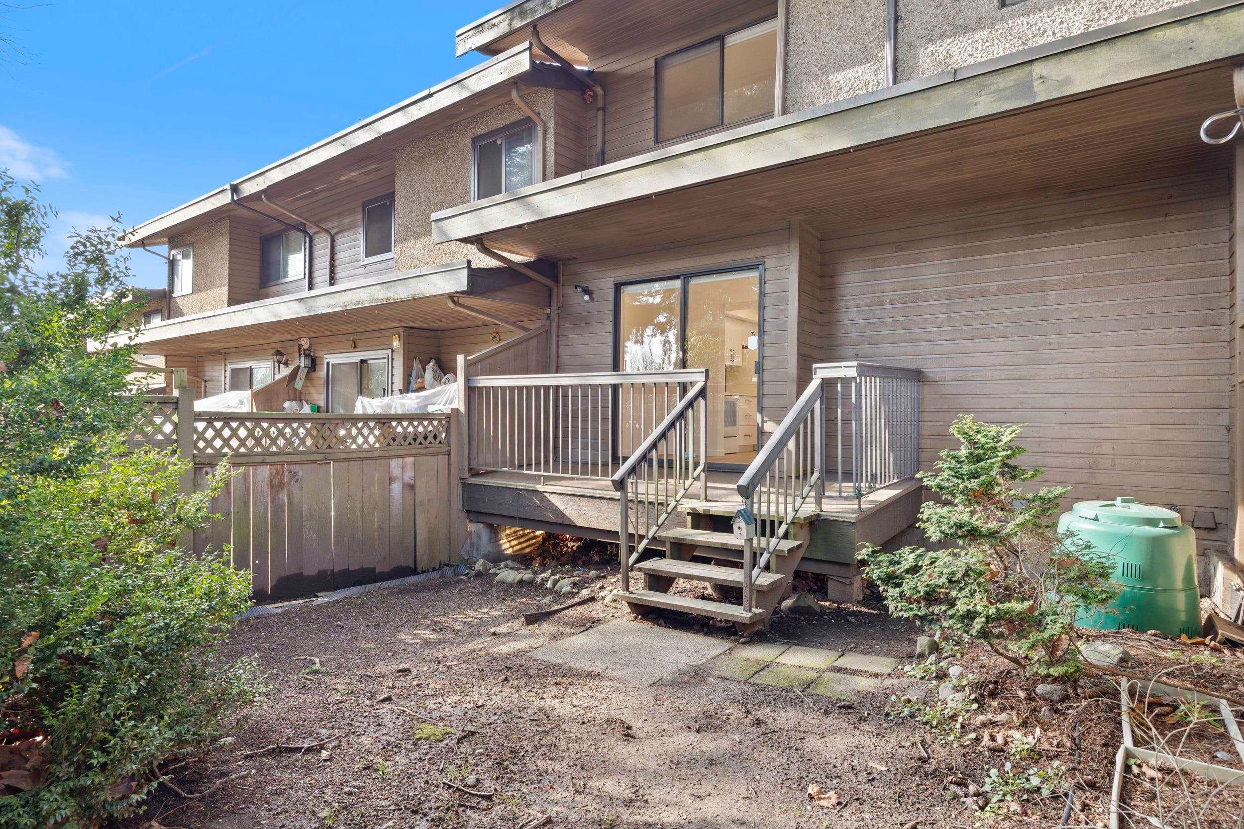 2620 Moorcroft Court, Burnaby, V5B 4R2 — photo 2