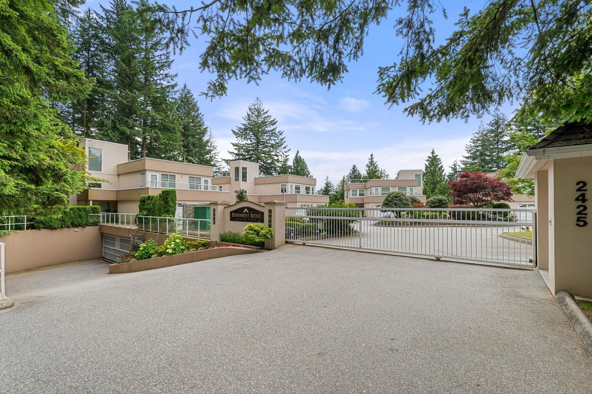 13 - 2425 Edgemont Boulevard, North Vancouver — sold