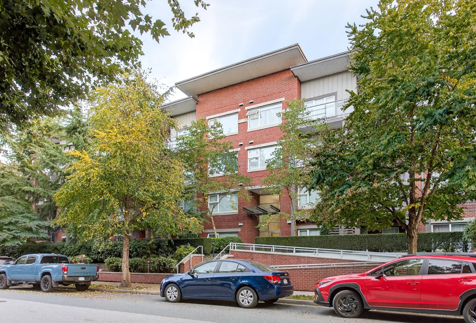 209 - 2488 Kelly Avenue, Port Coquitlam, V3C 1Y4 — photo 2