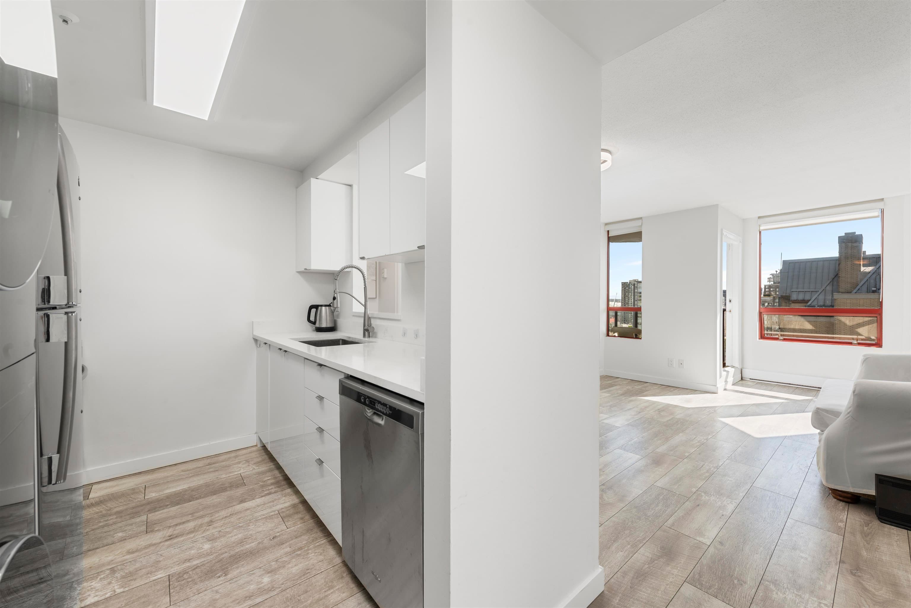 1401 - 811 Helmcken Street, Vancouver, V6Z 1B1 — photo 2