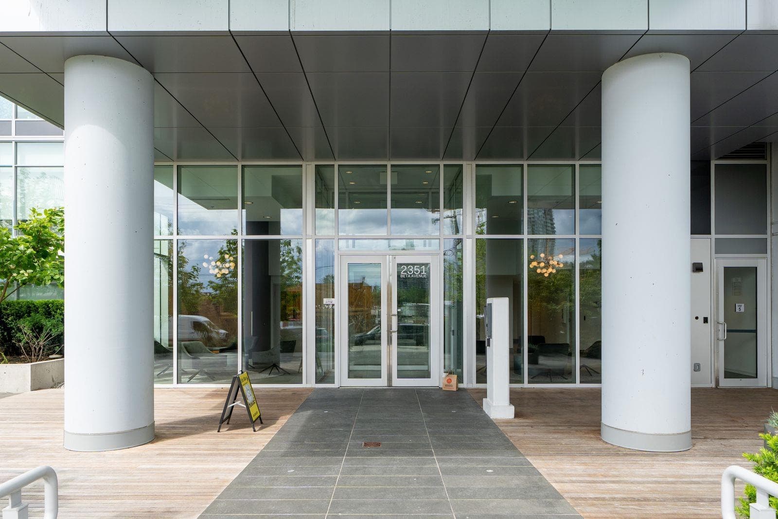 1002 - 2351 Beta Avenue, Burnaby, V5C 0M2 — photo 2