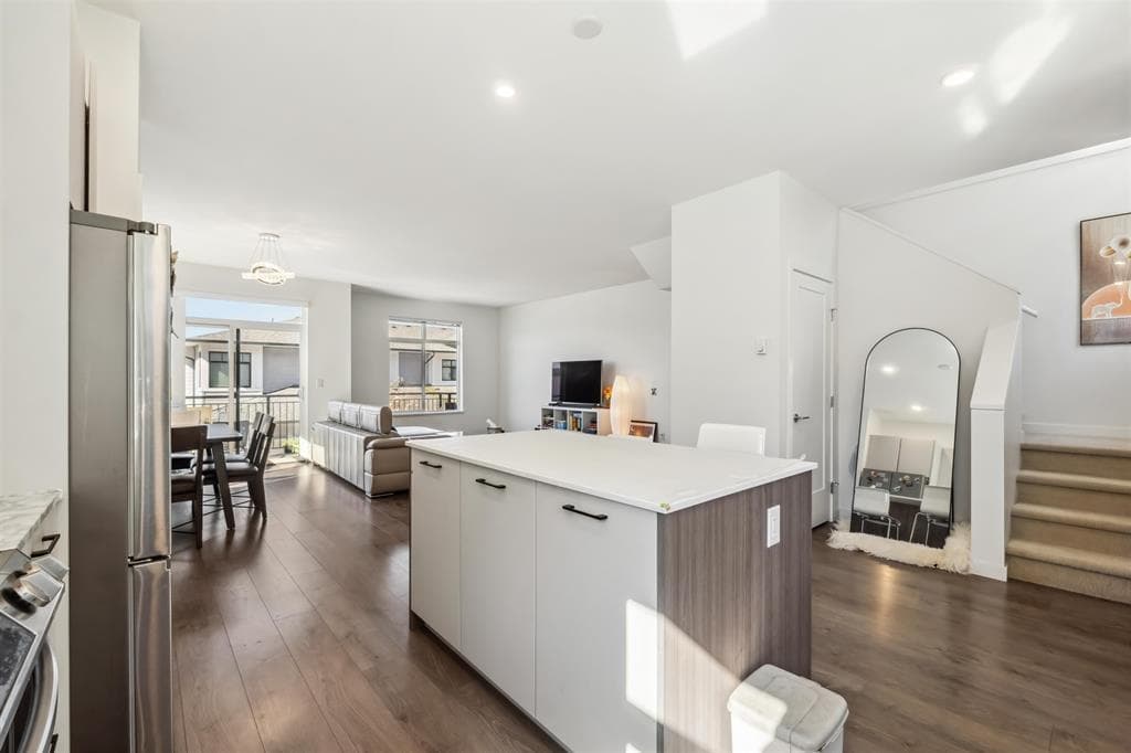 58 - 15255 Sitka Drive, Surrey, V3S 0B1 — photo 3