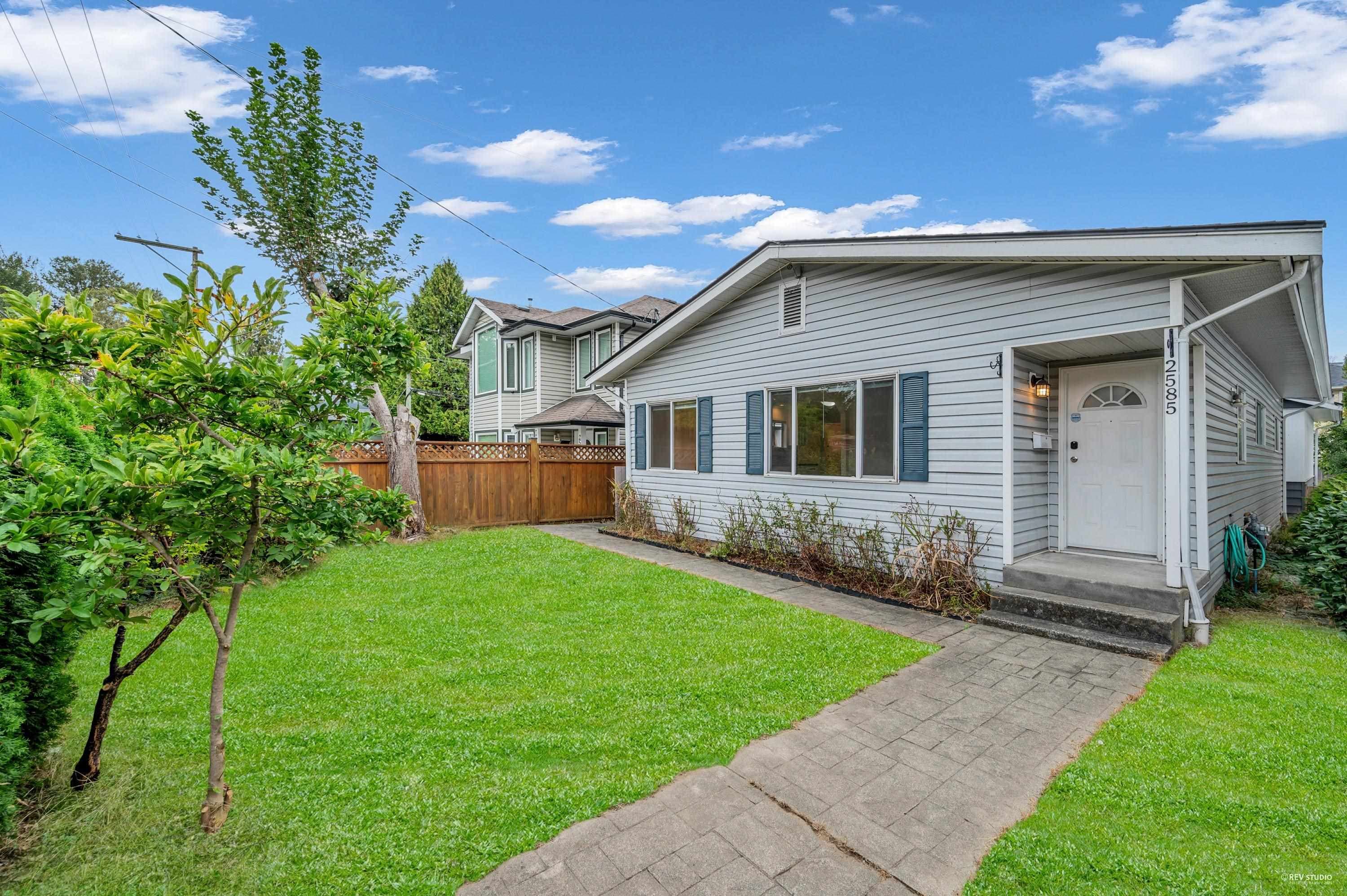2585 Davies Avenue, Port Coquitlam, V3C 2J8 — photo 2