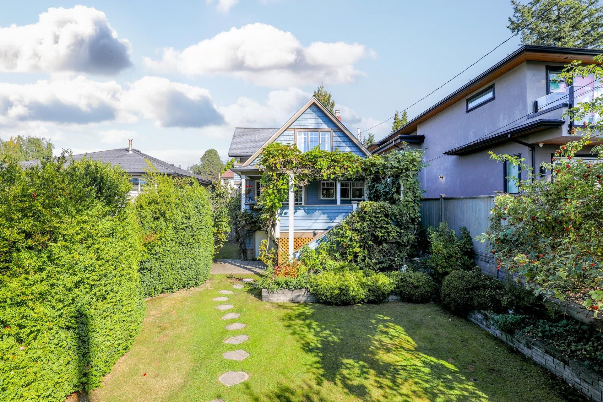 341 W 22nd Street, North Vancouver