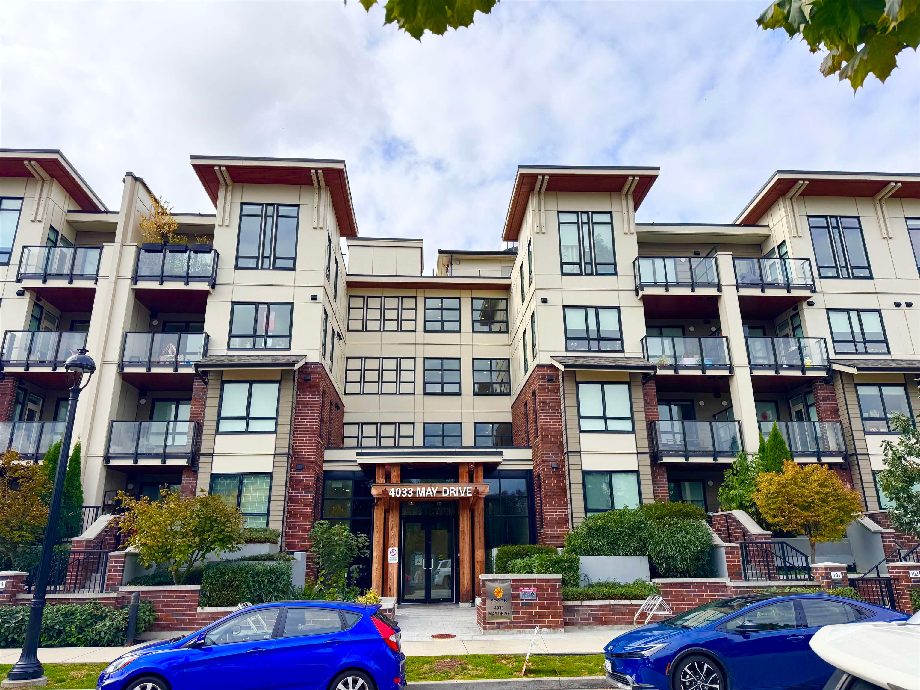 221 - 4033 May Drive, Richmond