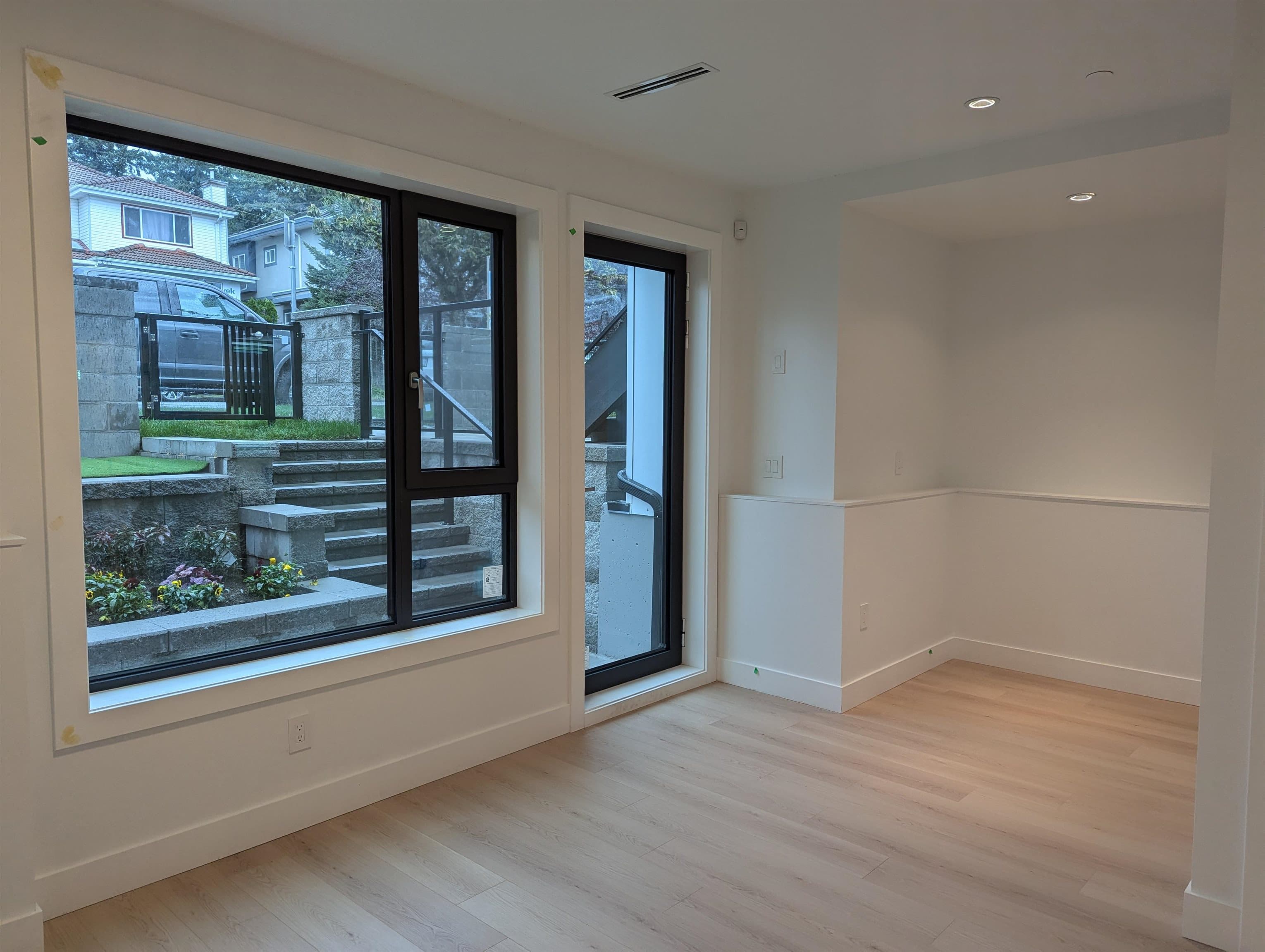 2 - 262 E 65th Avenue, Vancouver, V5X 2P4 — photo 3