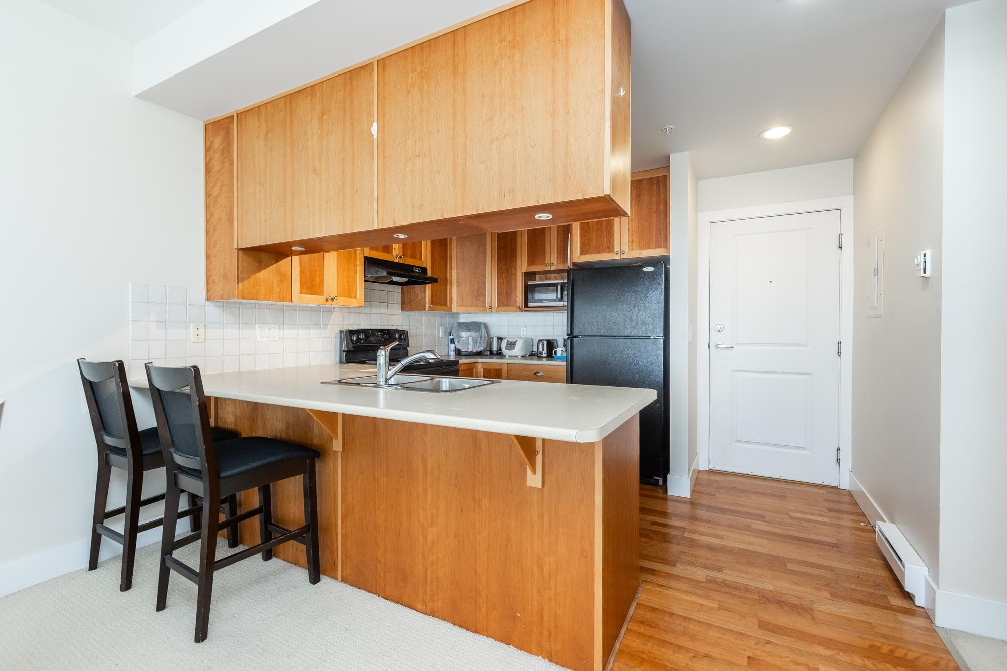 304 - 15392 16a Avenue, Surrey, V4A 1S9 — photo 2