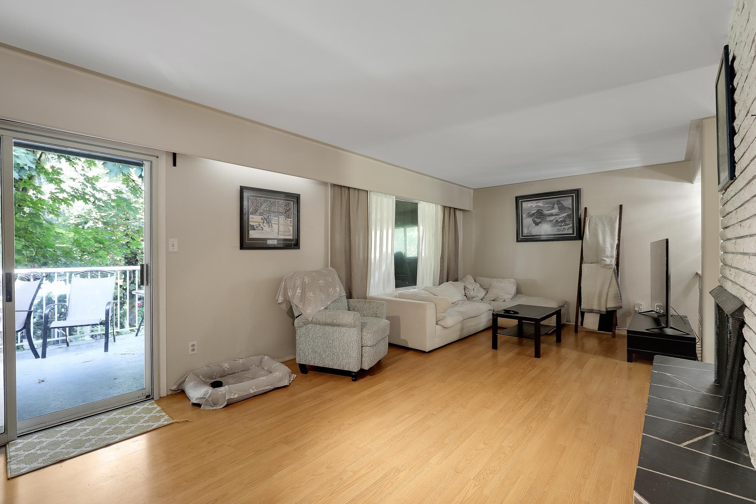 14373 115 Avenue Street, Surrey, V3R 2P9 — photo 3