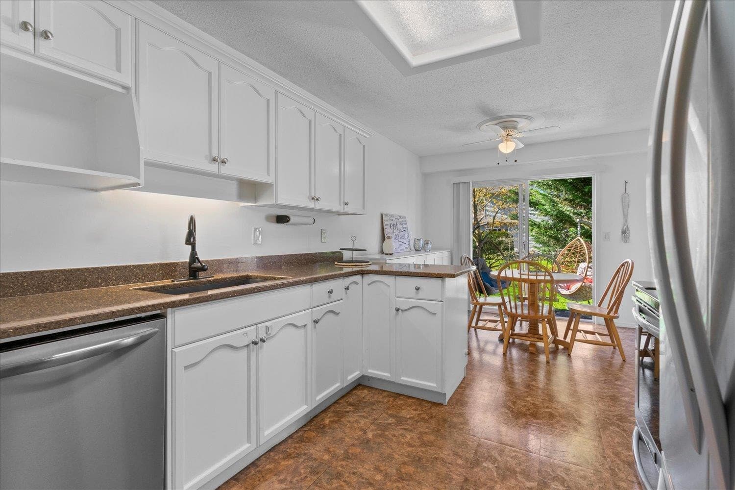 100 - 46360 Valleyview Road, Chilliwack, V2R 5L7 — photo 4