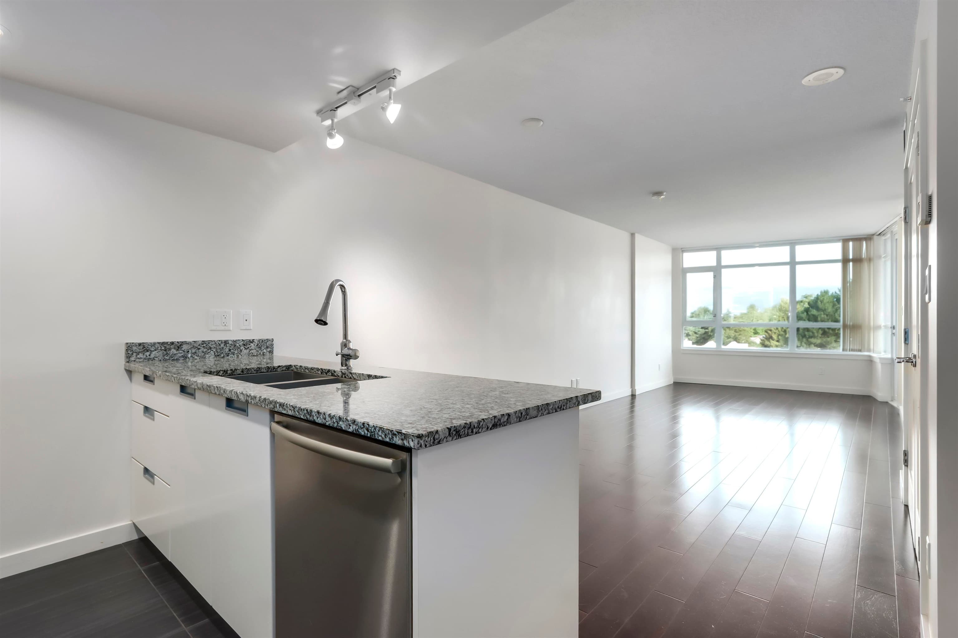 768 - 2080 W Broadway, Vancouver, V6J 1Z4 — photo 5