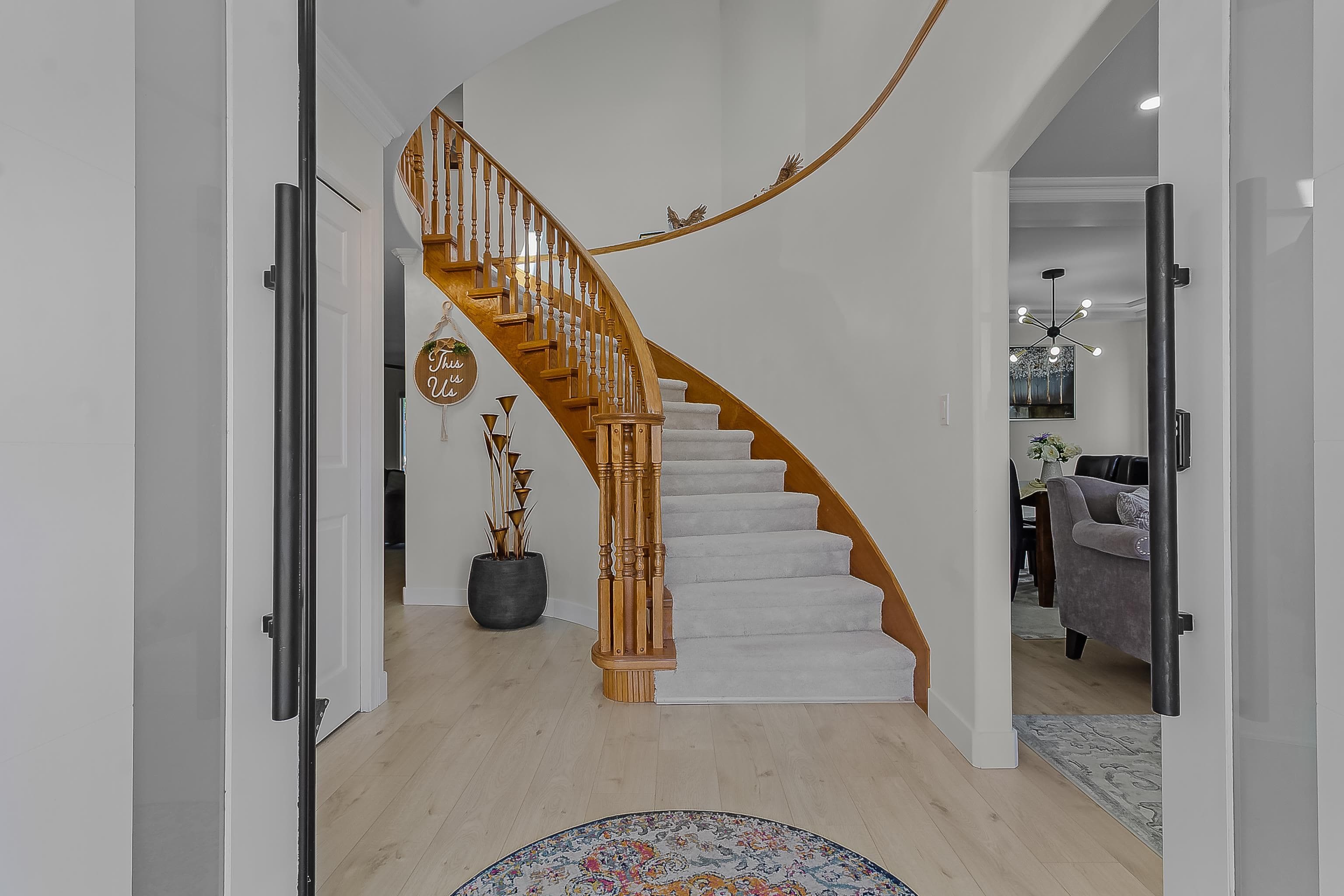 19113 62a Avenue, Surrey, V3S 8C6 — photo 3