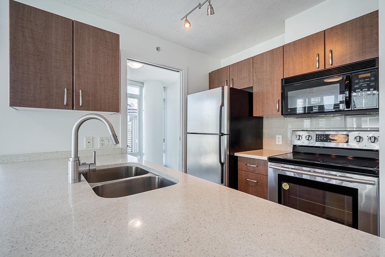 3007 - 610 Granville Street, Vancouver, V6C 3J3 — photo 4