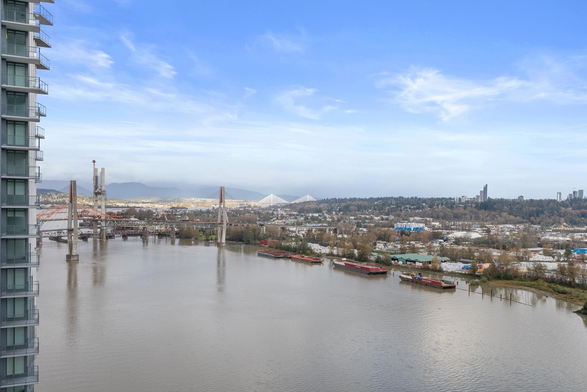 1407 - 680 Quayside Drive, New Westminster, V3M 0P2 — photo 2