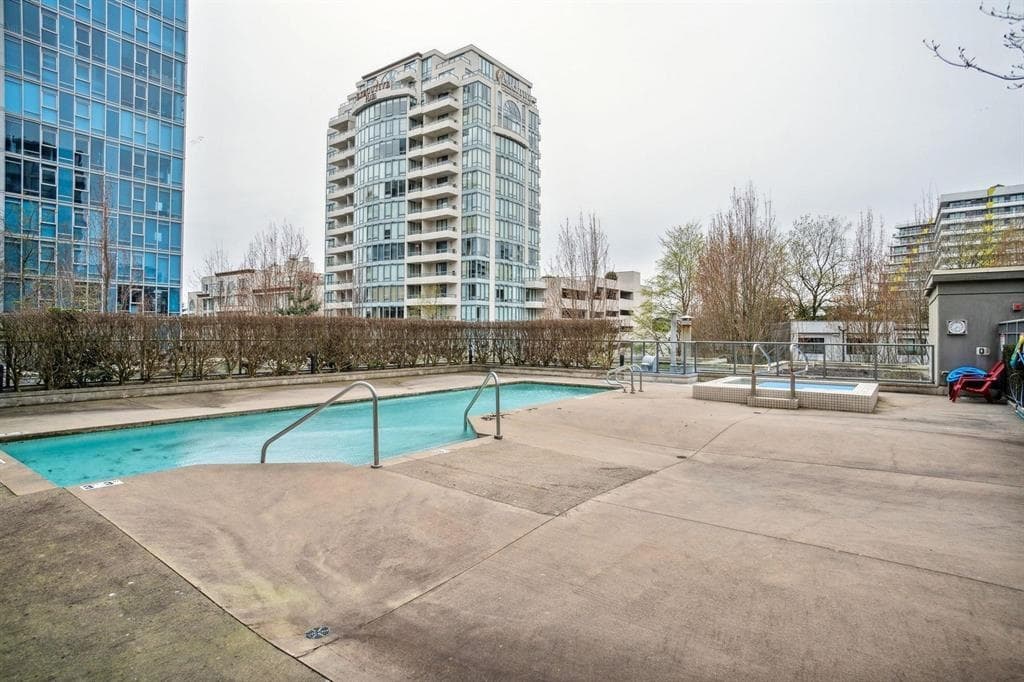 3FL - 7362 Elmbridge Way, Richmond, V6X 0A6 — photo 1
