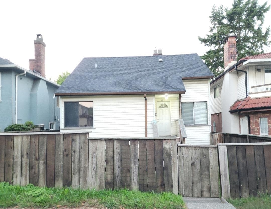 4795 Knight Street, Vancouver