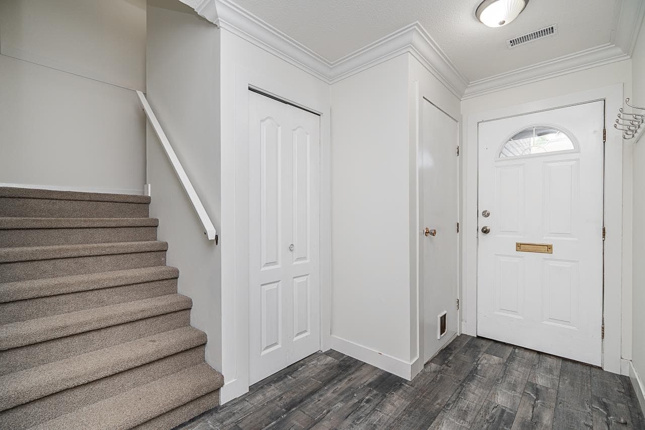 8561 Flowering Place, Burnaby, V5A 4B4 — photo 3
