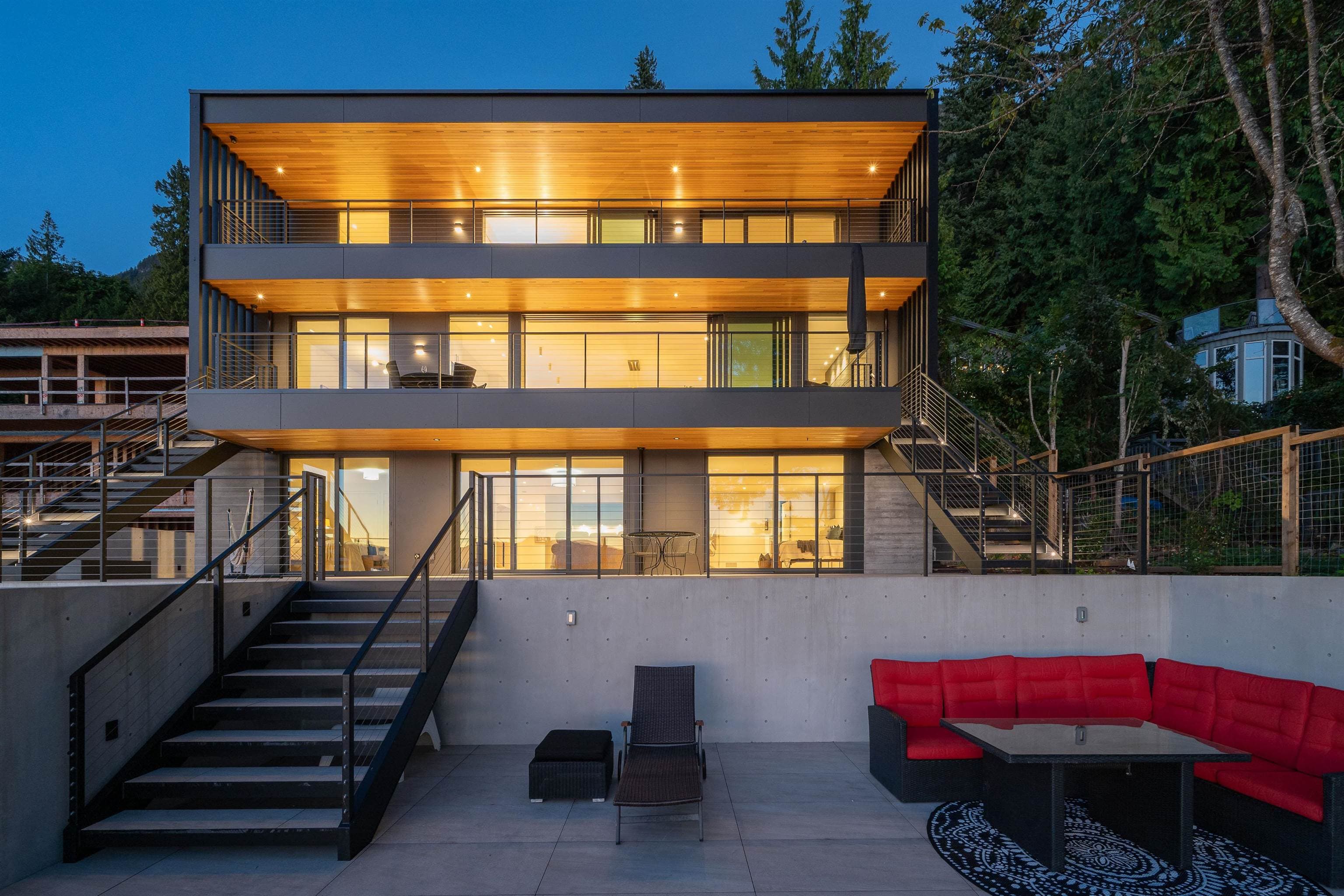 8885 Lawrence Way, West Vancouver, V7W 2T7 — photo 3