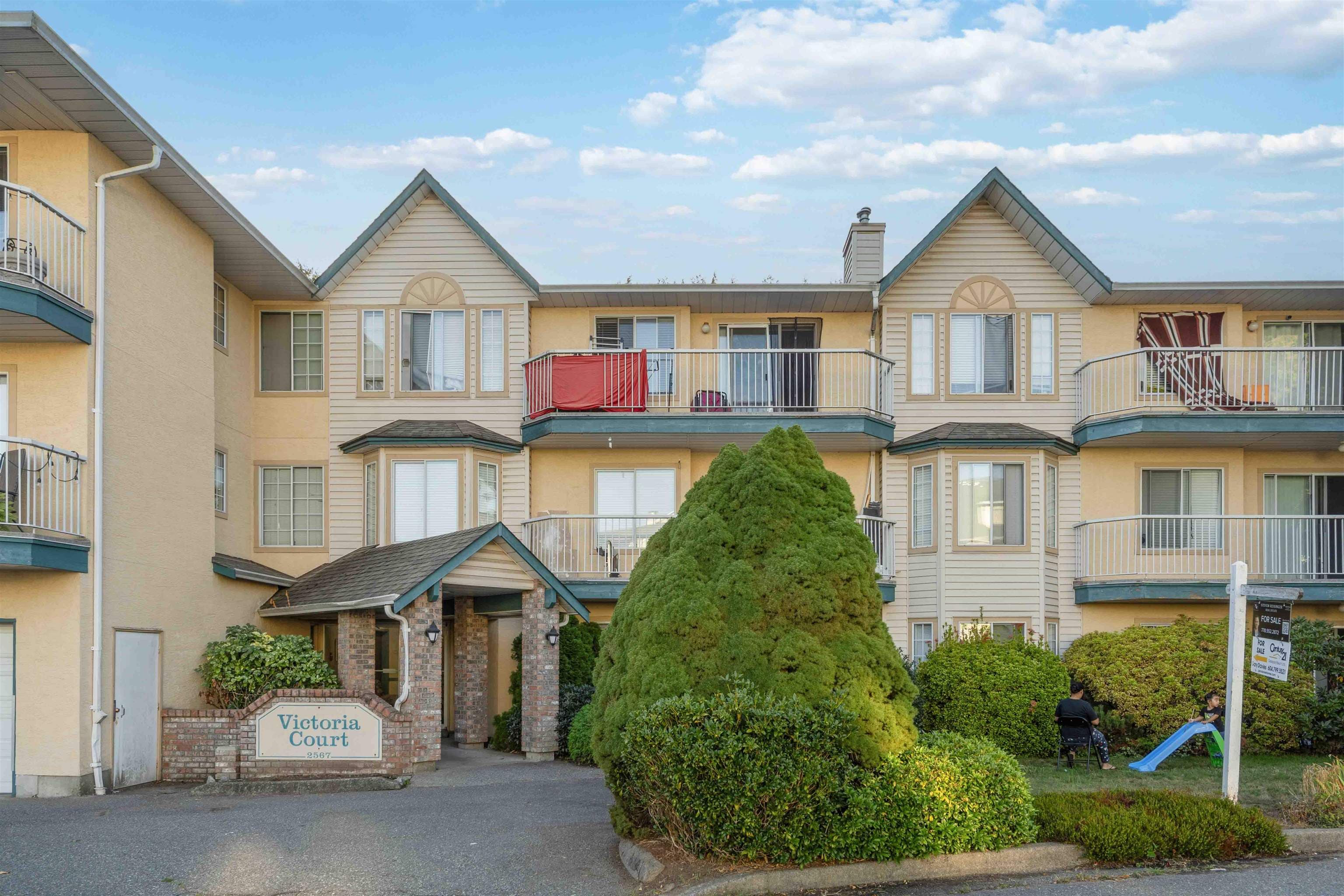 206 - 2567 Victoria Street, Abbotsford, V2T 2T4 — photo 2