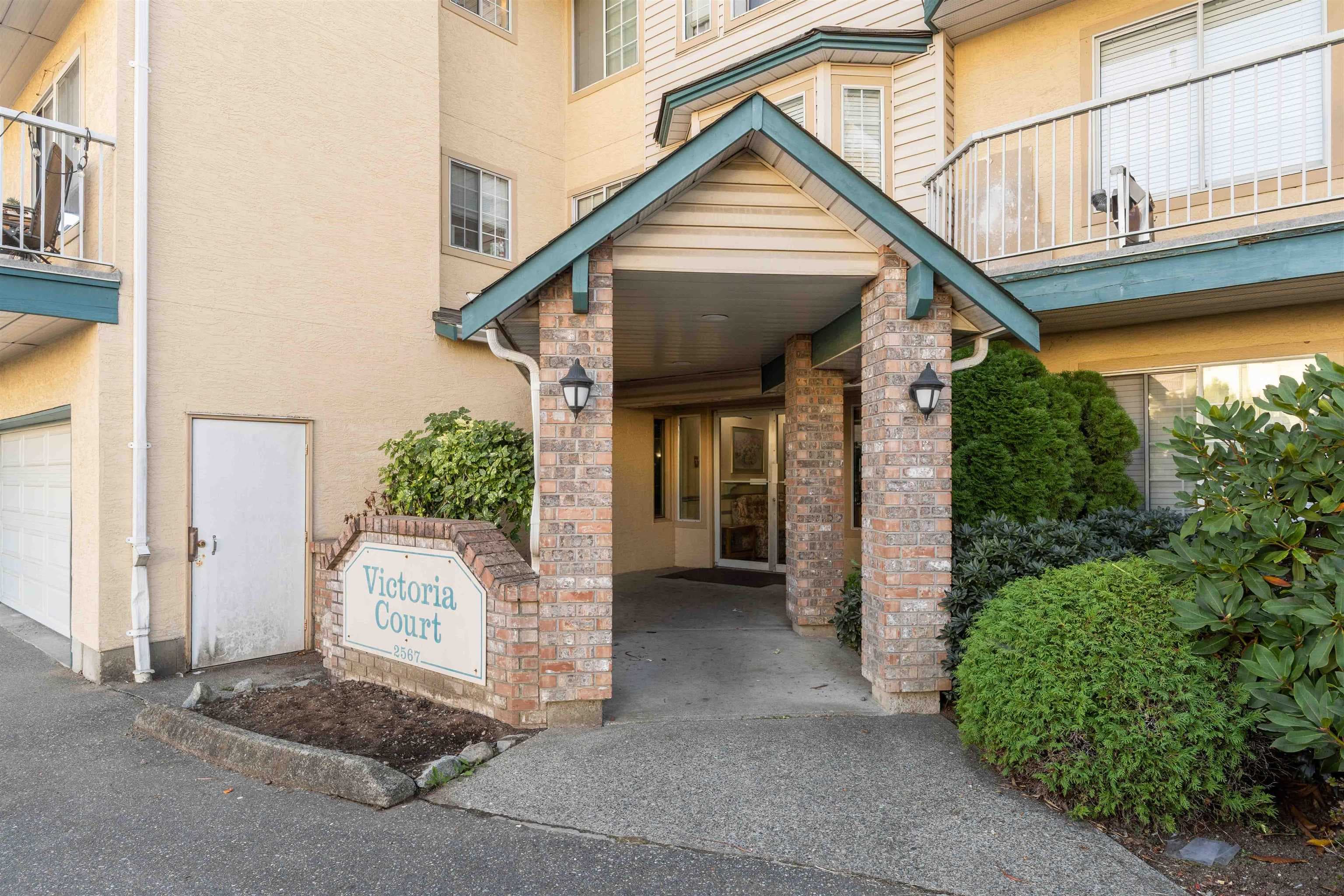 206 - 2567 Victoria Street, Abbotsford, V2T 2T4 — photo 1