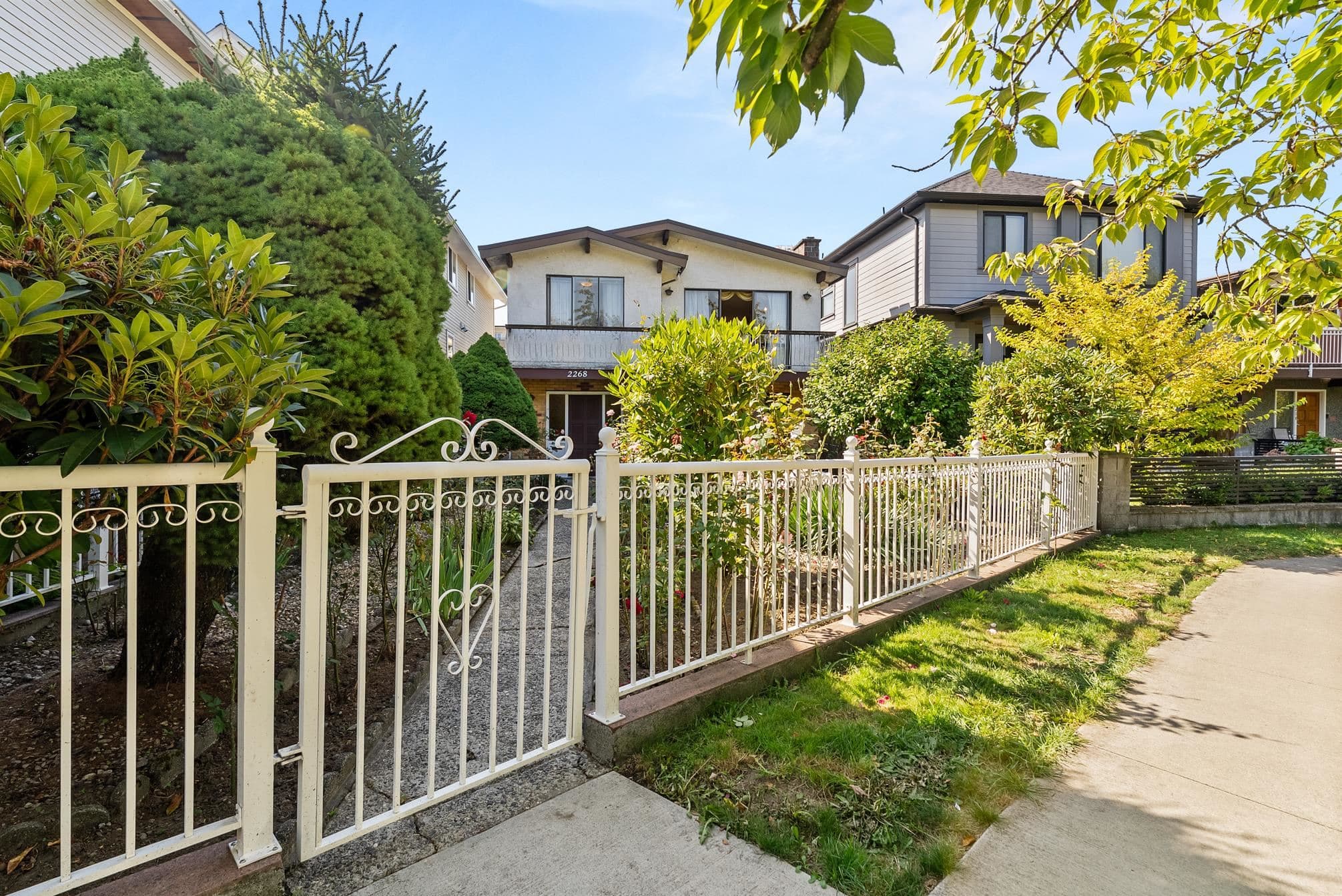 2268 Wenonah Street, Vancouver, V5N 2Z6 — photo 4