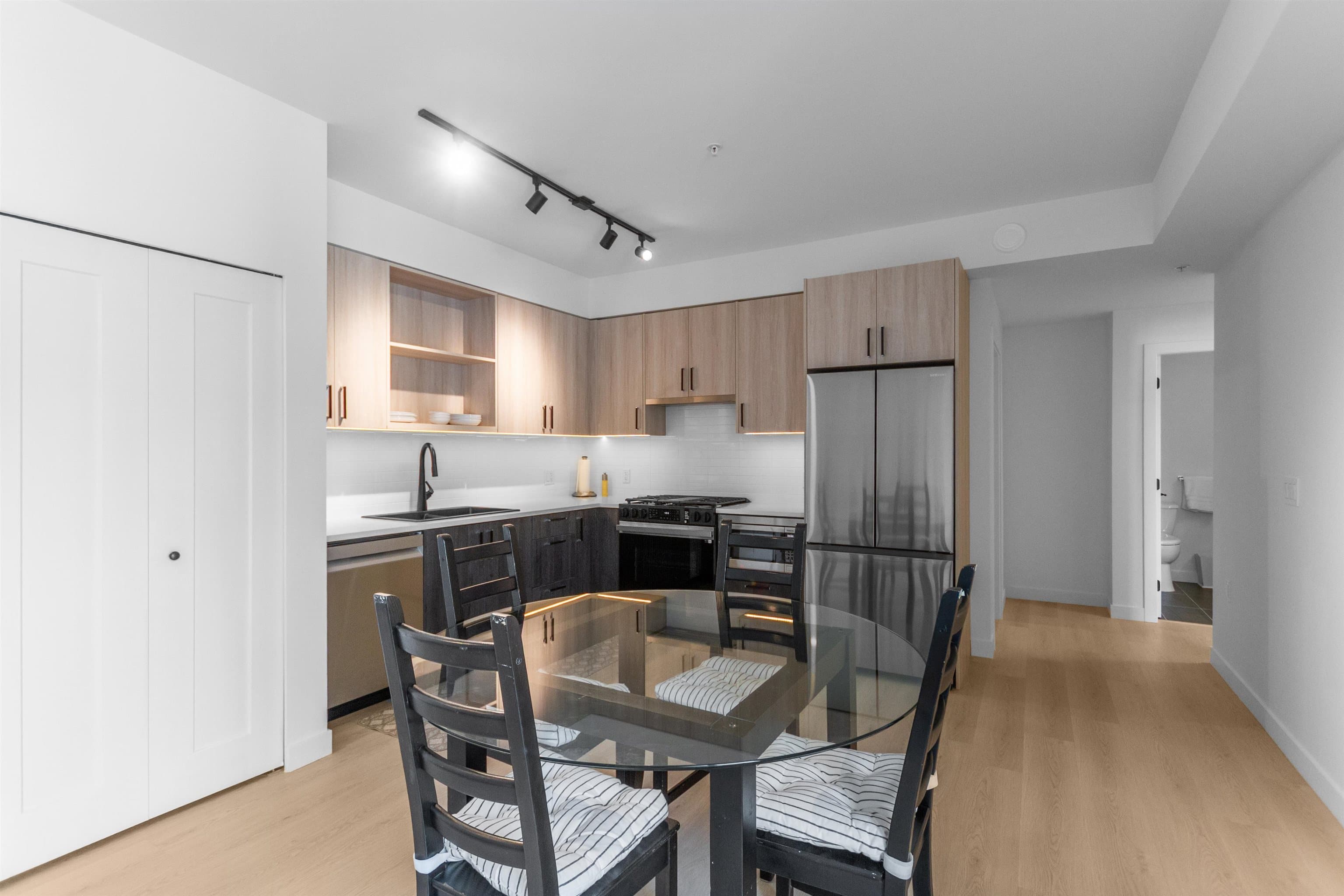 606 - 2002 St. George Street, Port Moody, V3H 0N4 — photo 5