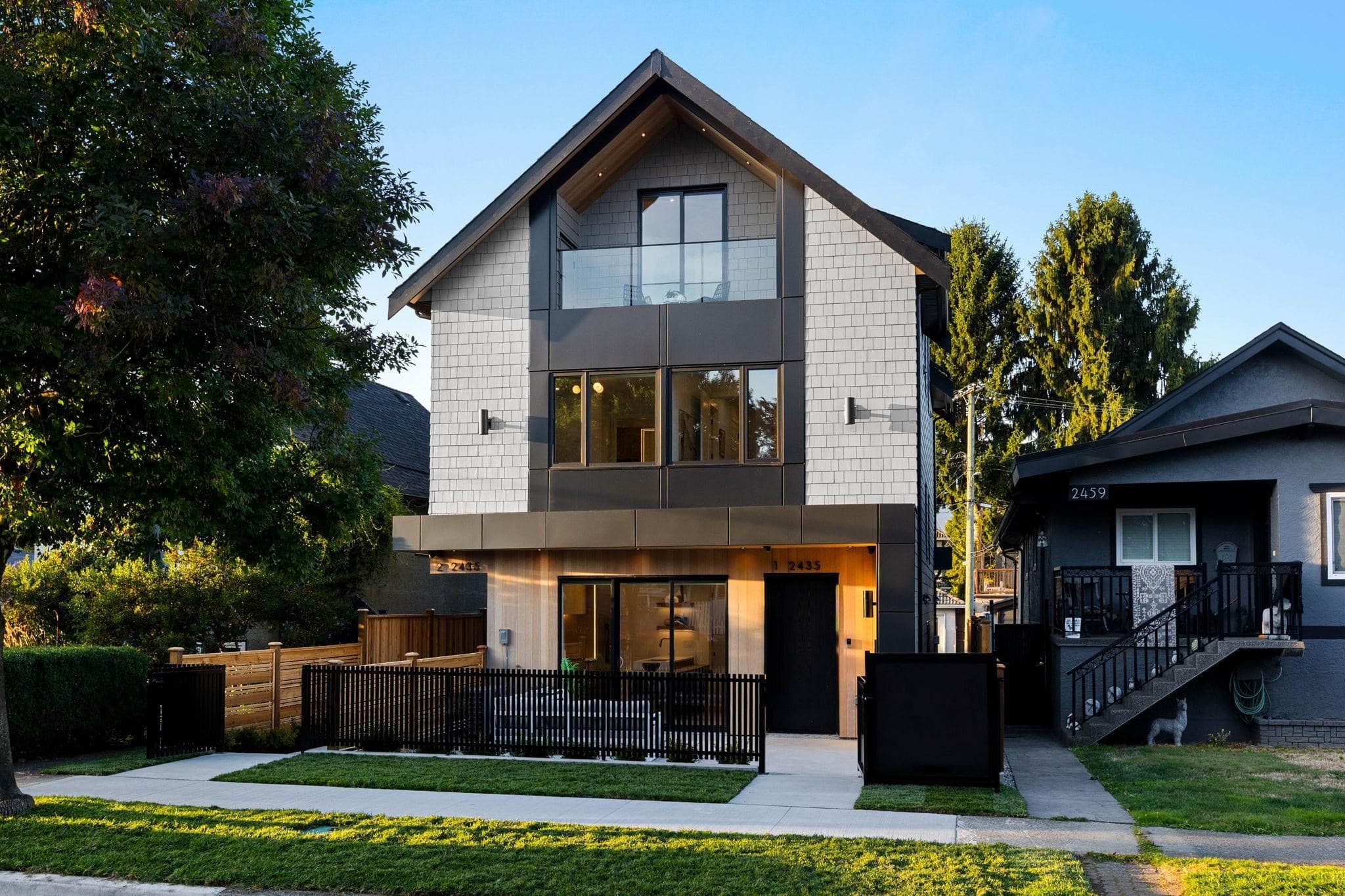 1 - 2435 Napier Street, Vancouver