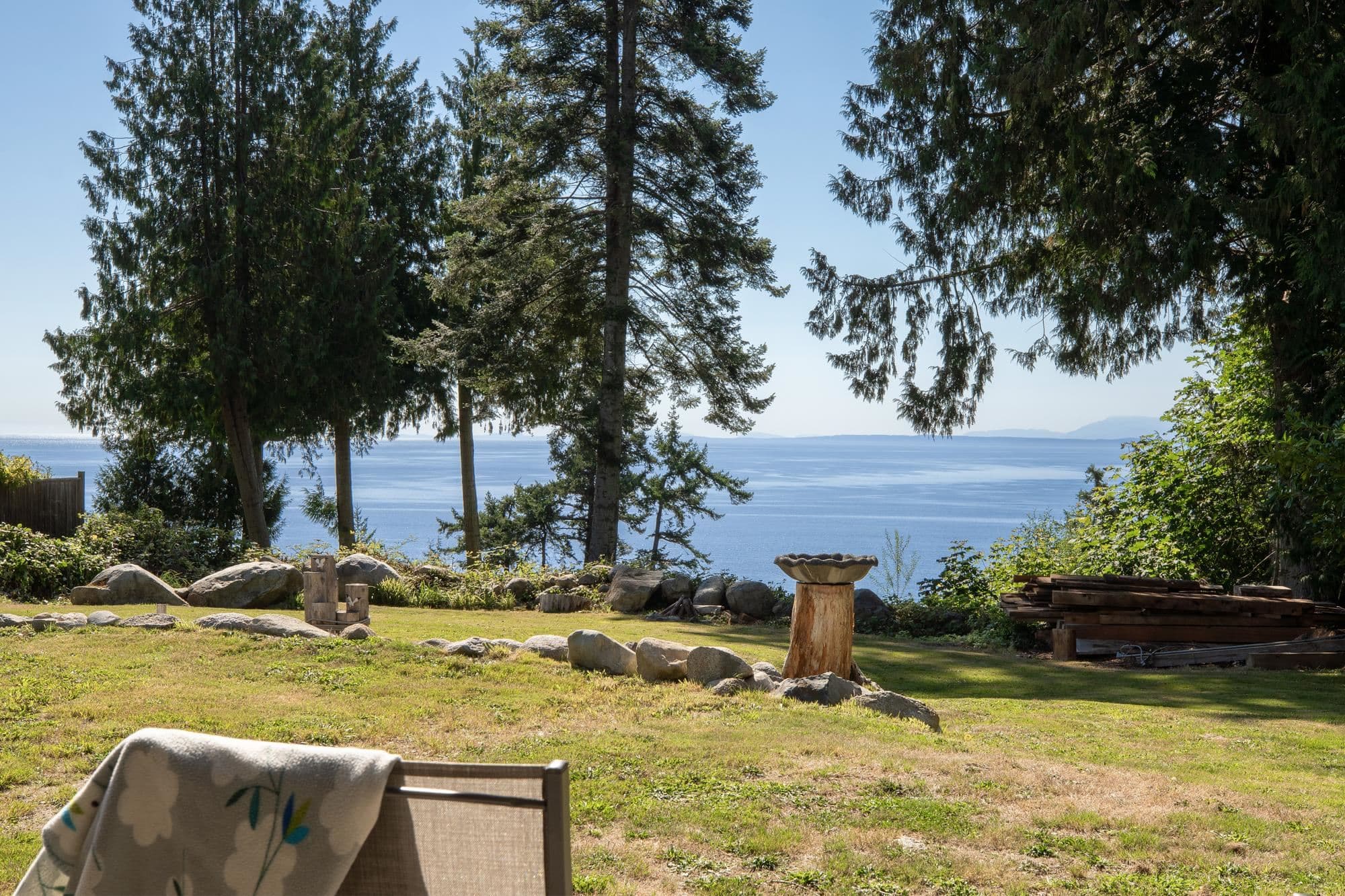 7835 Redrooffs Road, Halfmoon Bay