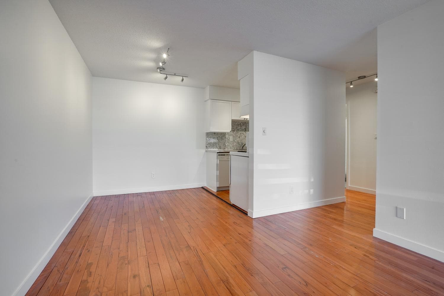 101 - 2040 Cornwall Avenue, Vancouver, V6J 1E1 — photo 3