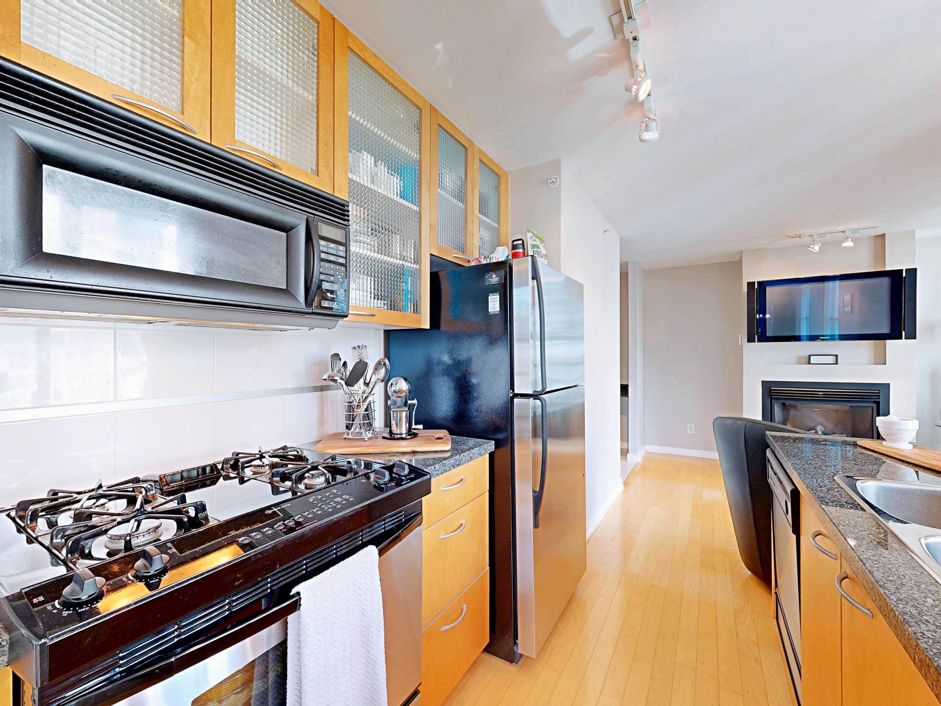 1003 - 969 Richards Street, Vancouver, V6B 1A8 — photo 4