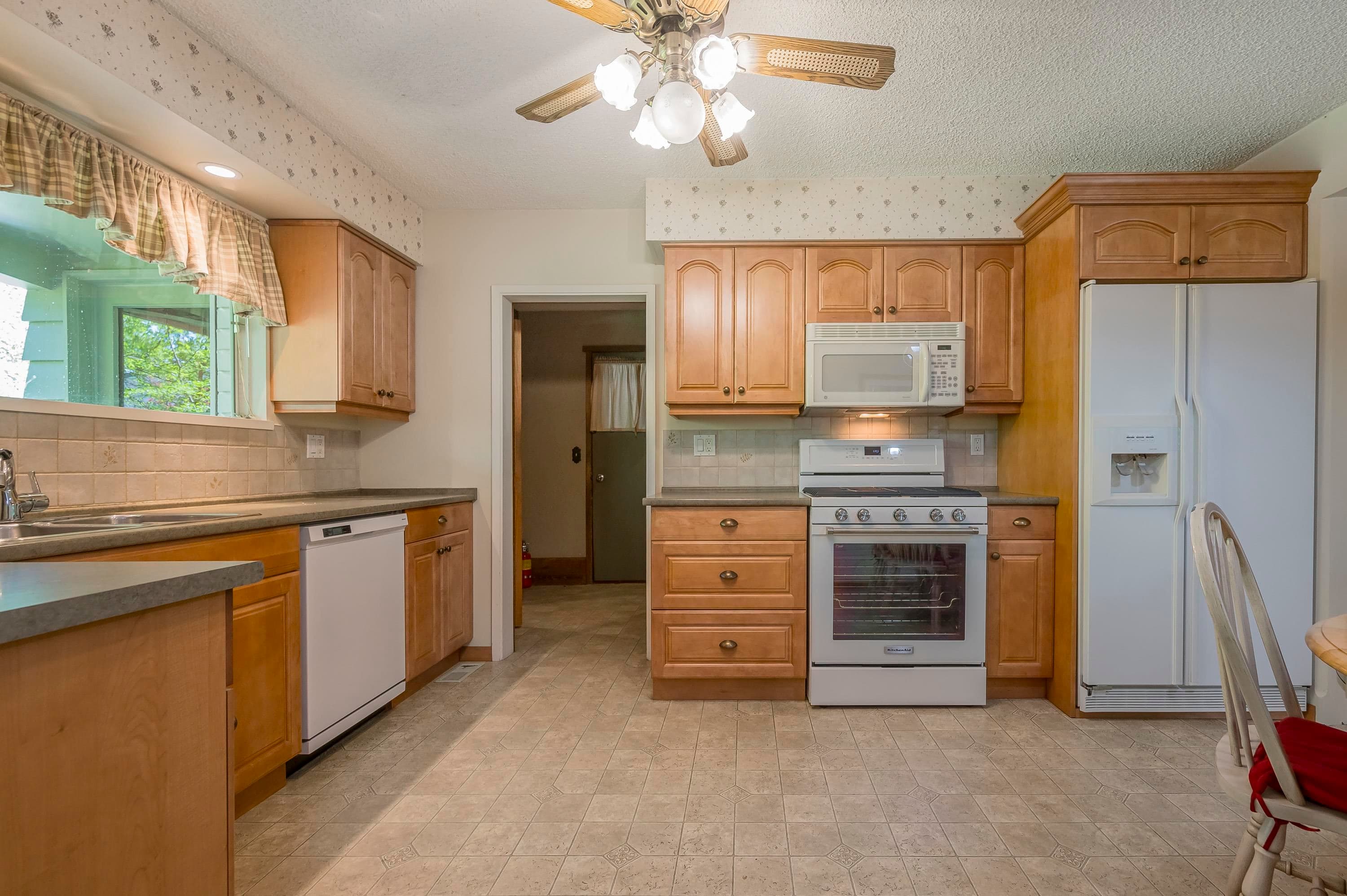 1168 Charland Avenue, Coquitlam, V3K 3L1 — photo 5