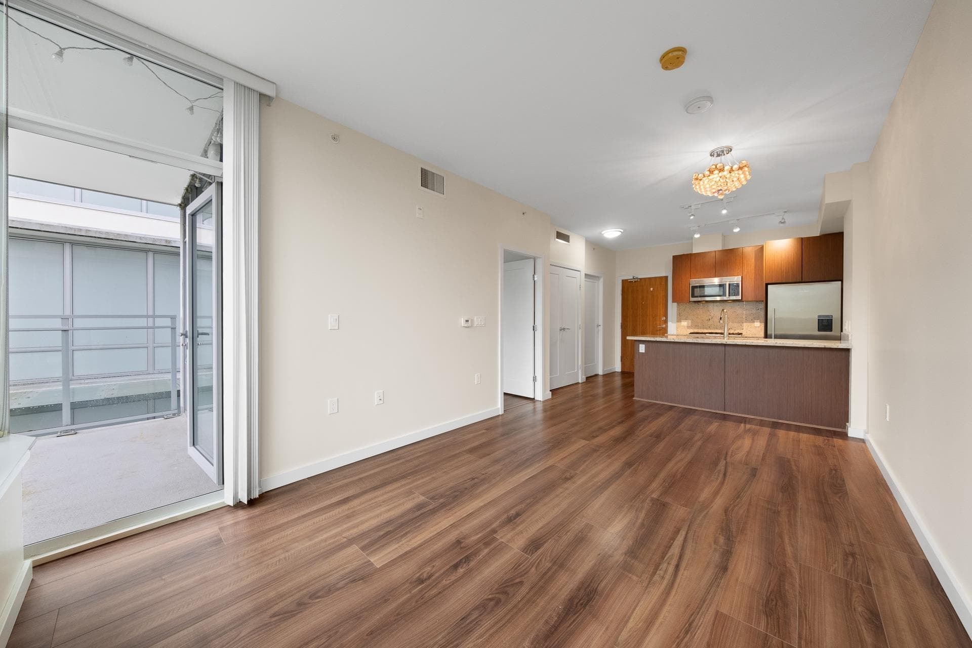 604 - 8677 Capstan Way, Richmond, V6X 0N6 — photo 2